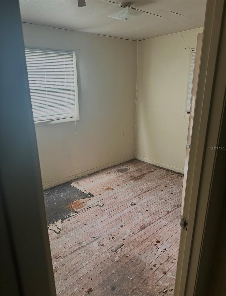 Image 19 of 23 For 511 Bartlett Street