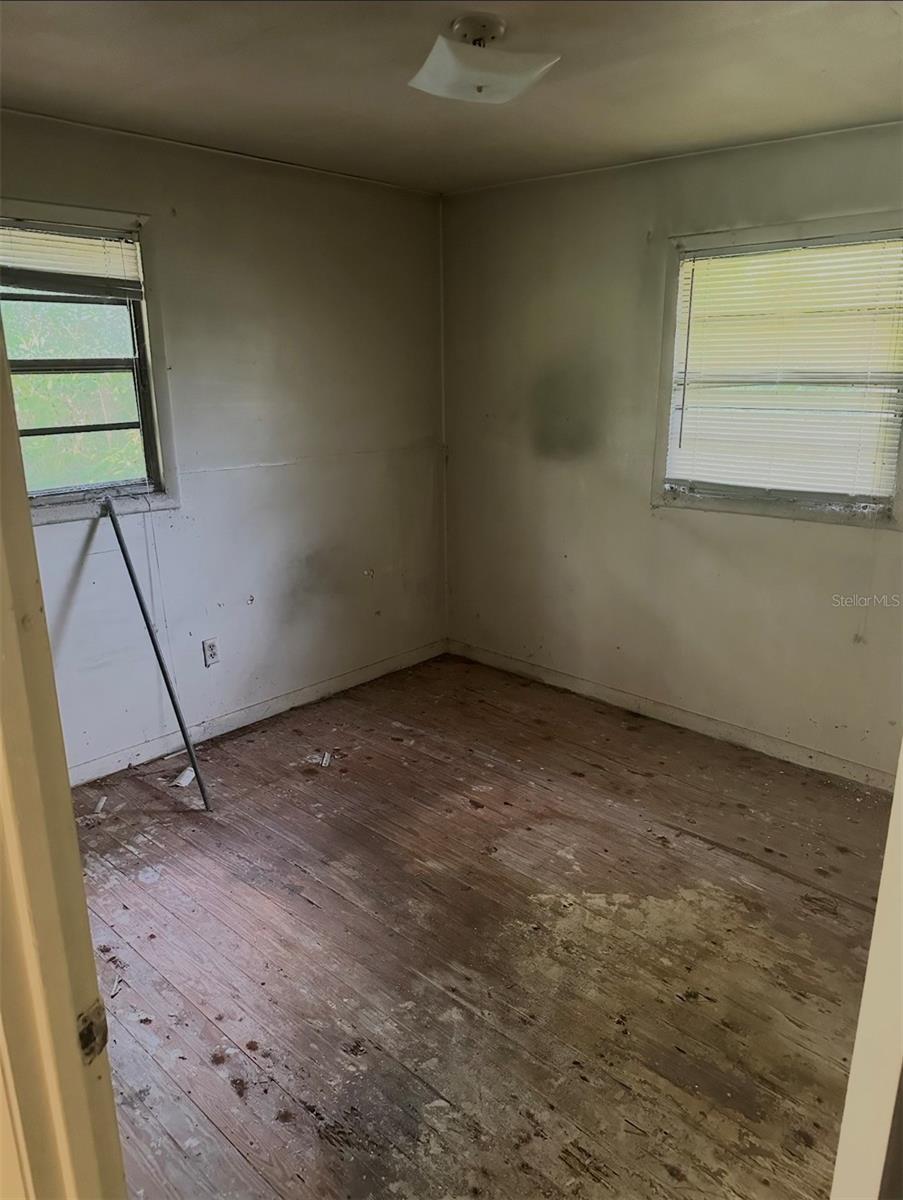 Image 20 of 23 For 511 Bartlett Street