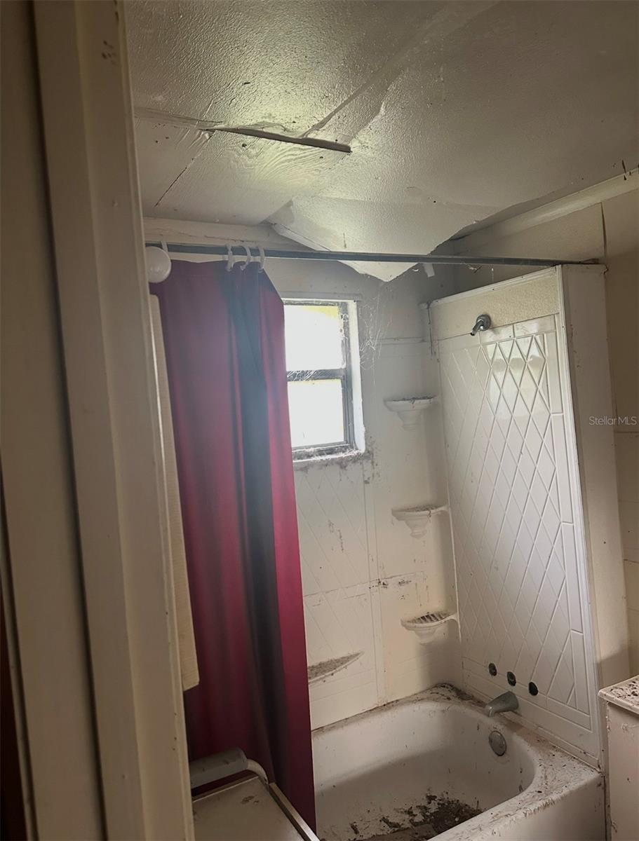 Image 21 of 23 For 511 Bartlett Street