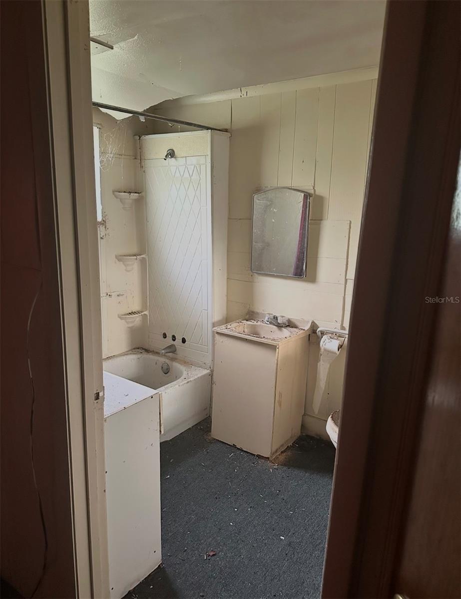 Image 22 of 23 For 511 Bartlett Street