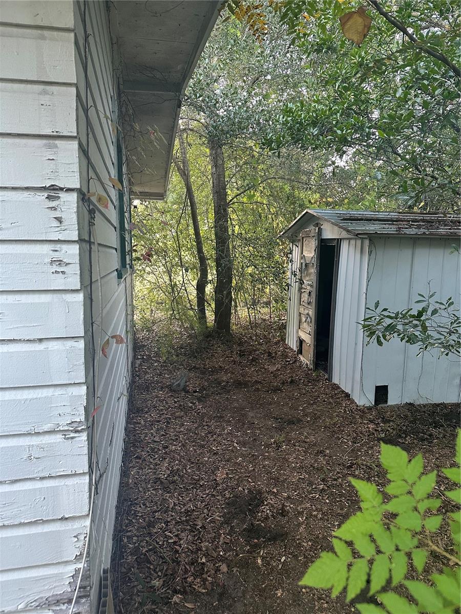 Image 7 of 23 For 511 Bartlett Street