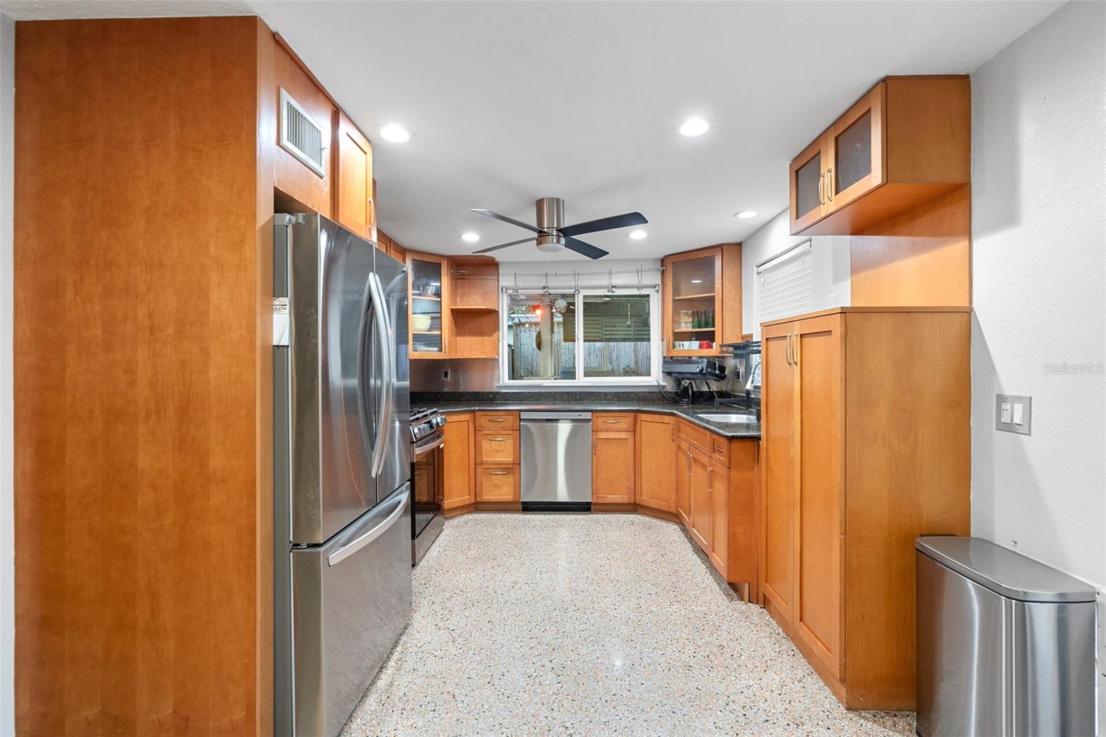 Image 10 of 45 For 650 Pine Street