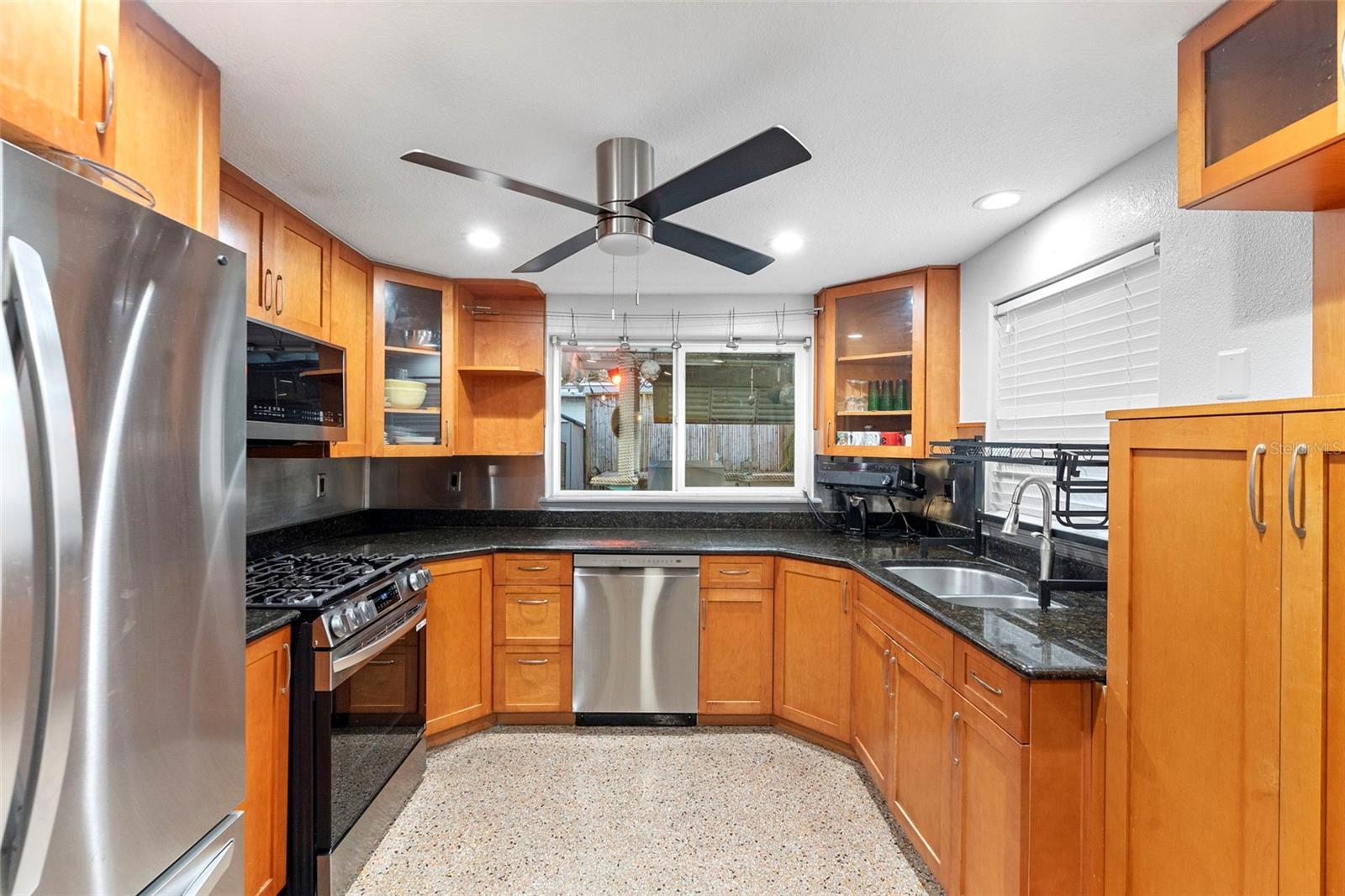 Image 11 of 45 For 650 Pine Street