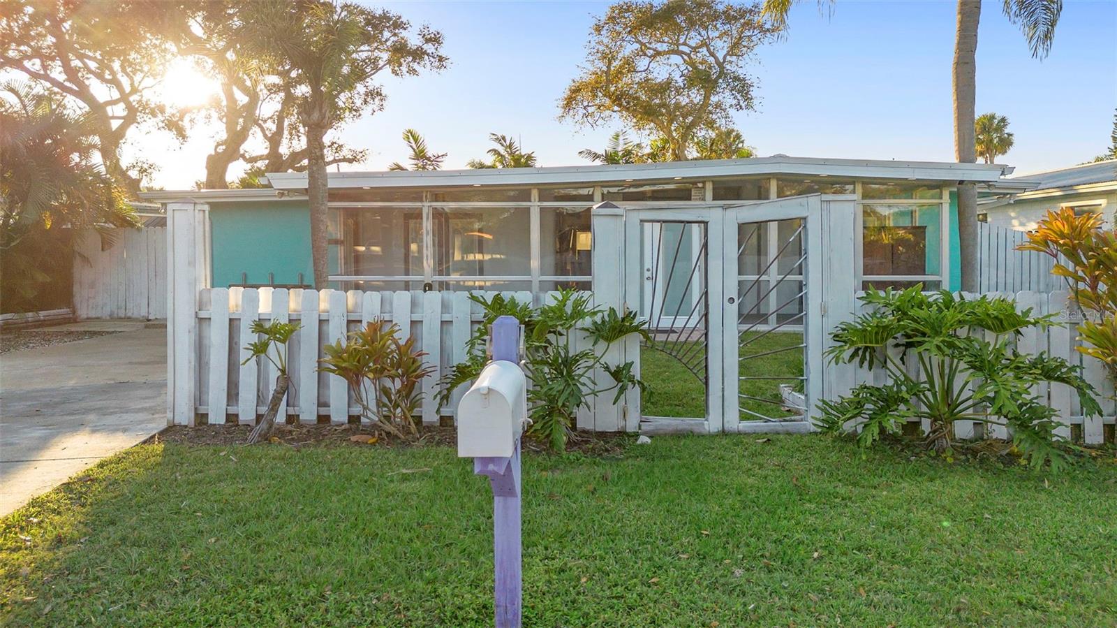 Image 3 of 45 For 650 Pine Street