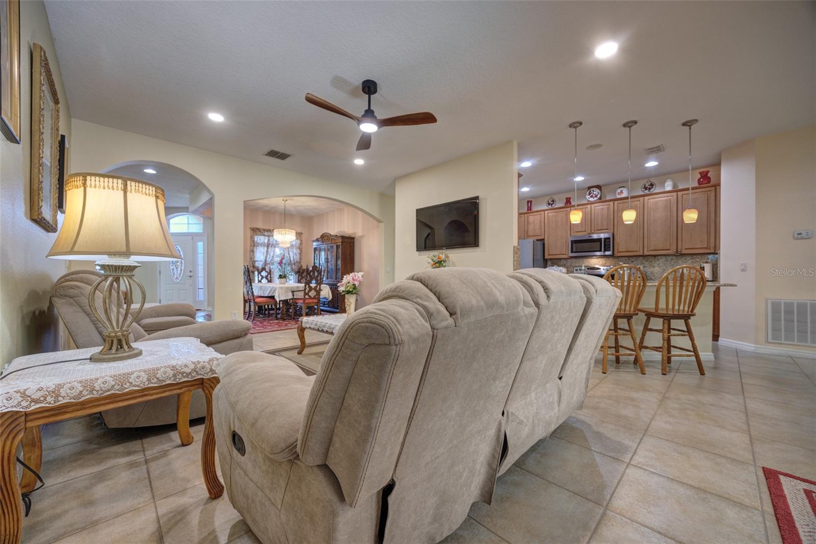 Image 10 of 47 For 111 Cinnamon Oak Drive