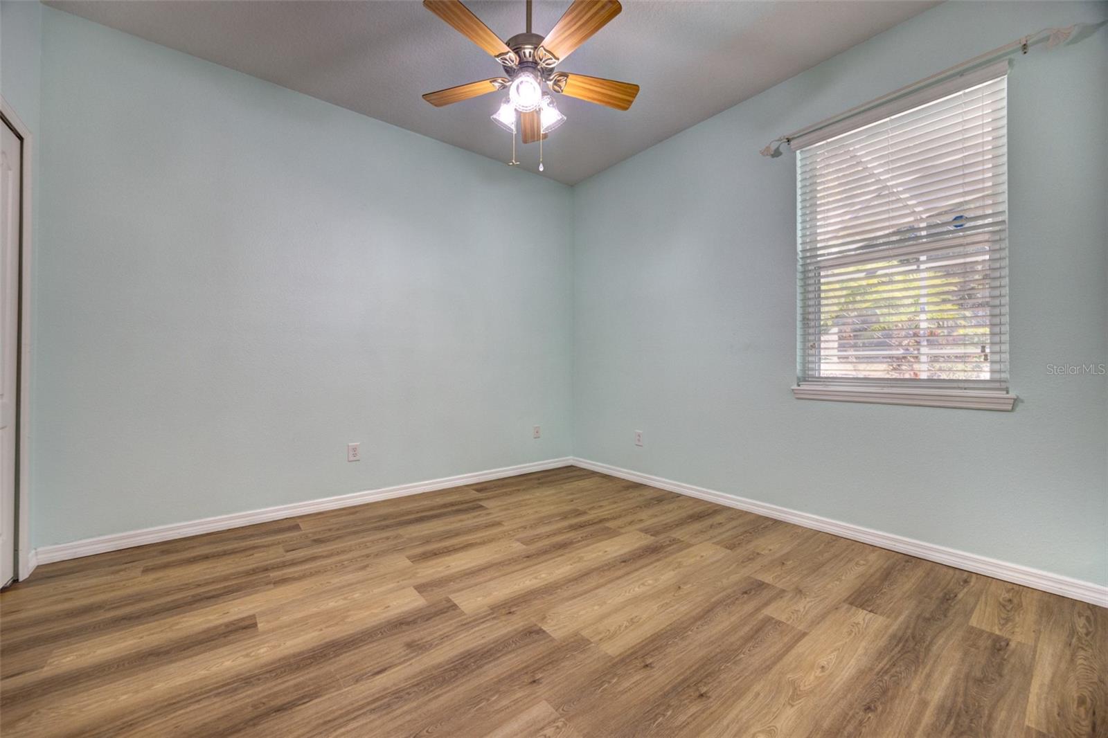 Image 16 of 47 For 111 Cinnamon Oak Drive