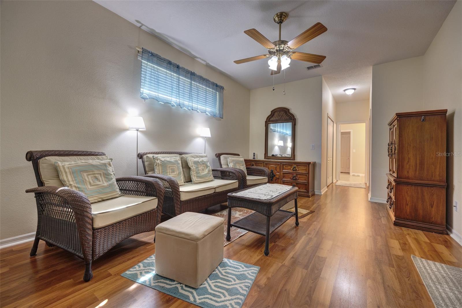 Image 23 of 47 For 111 Cinnamon Oak Drive