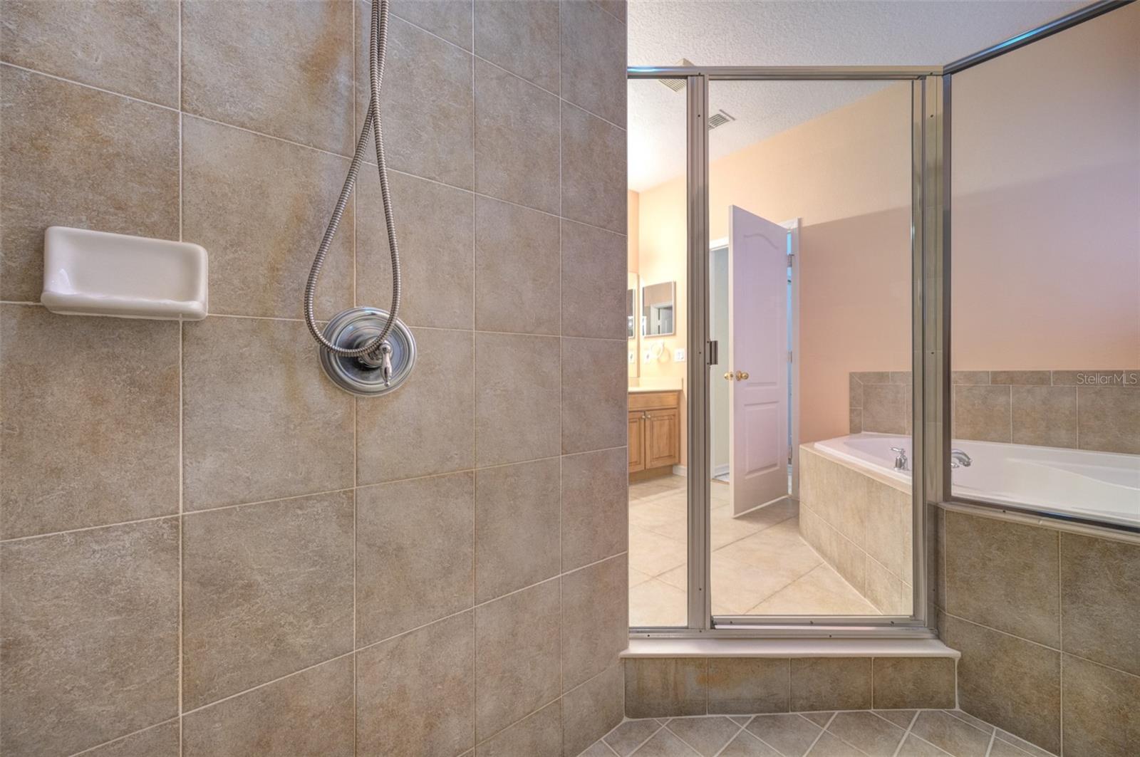 Image 27 of 47 For 111 Cinnamon Oak Drive