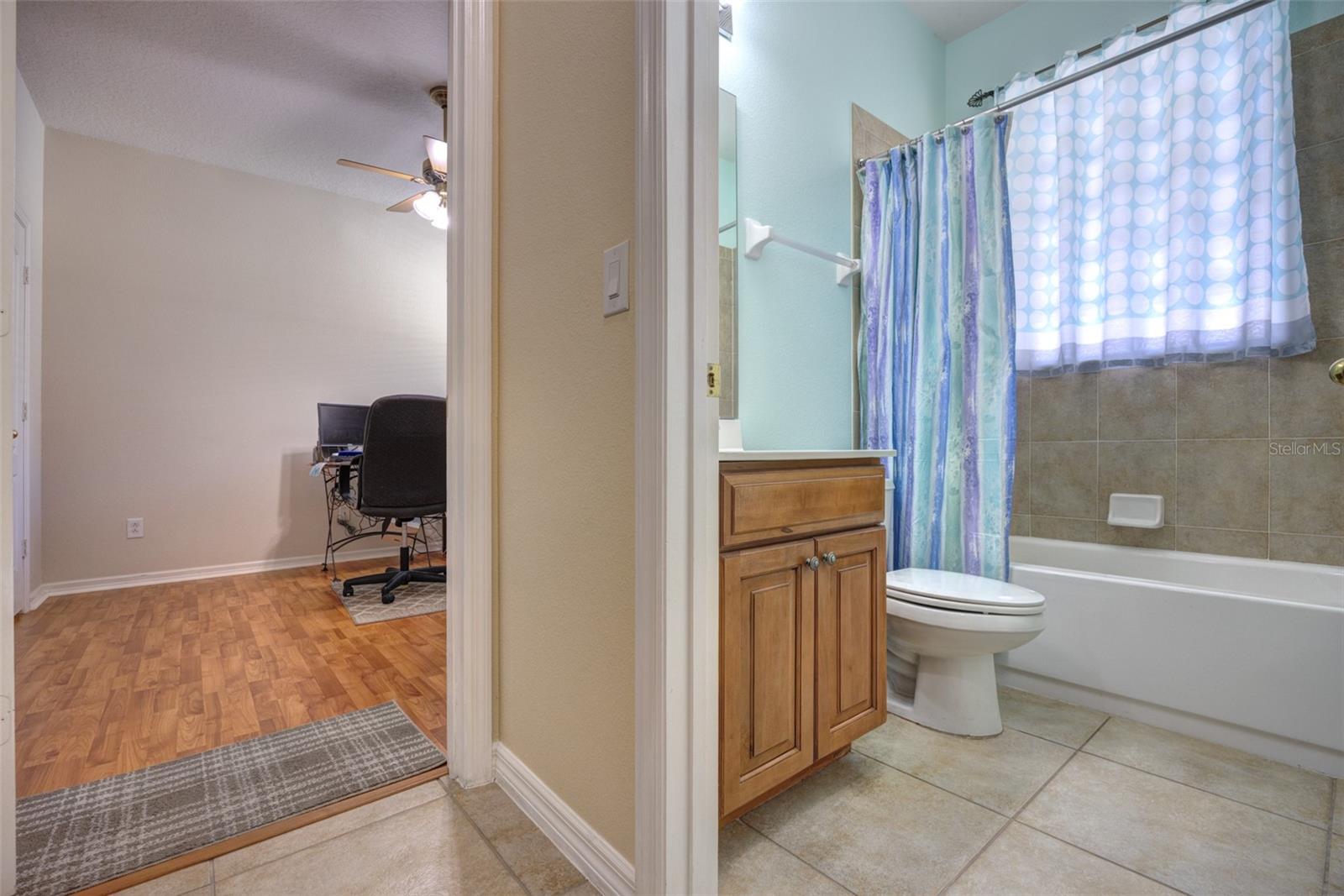 Image 34 of 47 For 111 Cinnamon Oak Drive