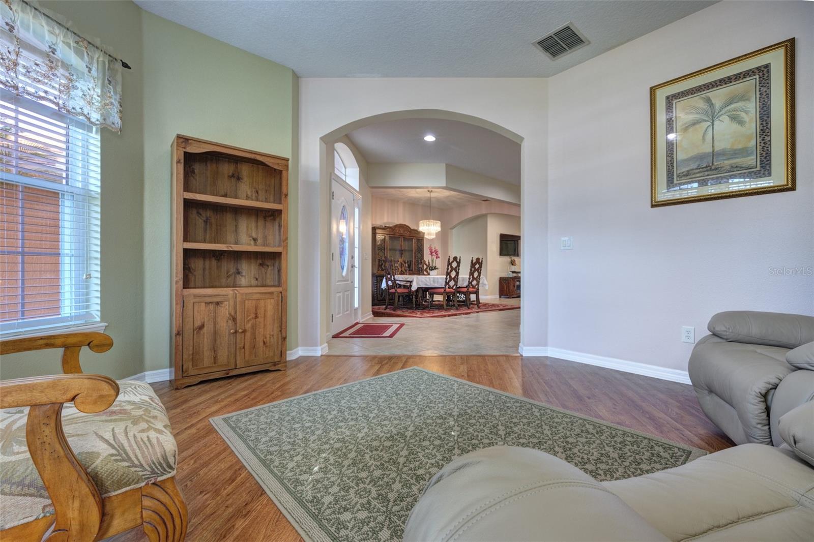 Image 5 of 47 For 111 Cinnamon Oak Drive