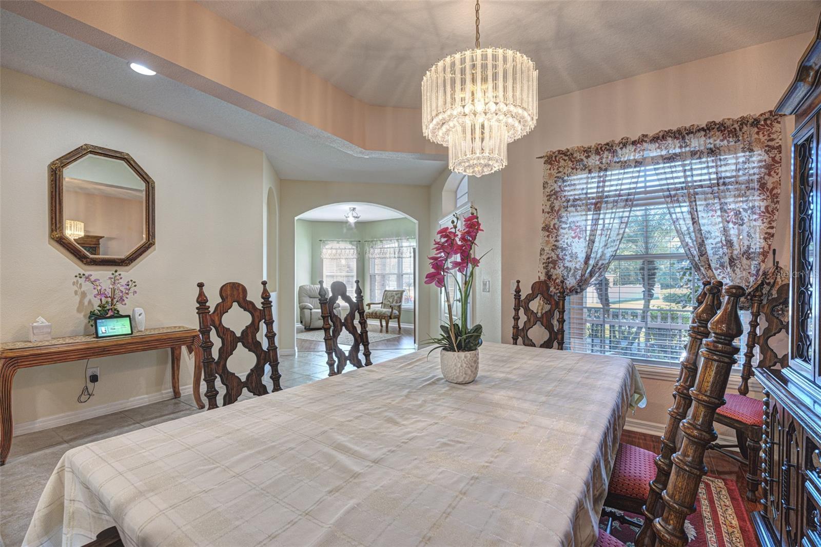 Image 7 of 47 For 111 Cinnamon Oak Drive