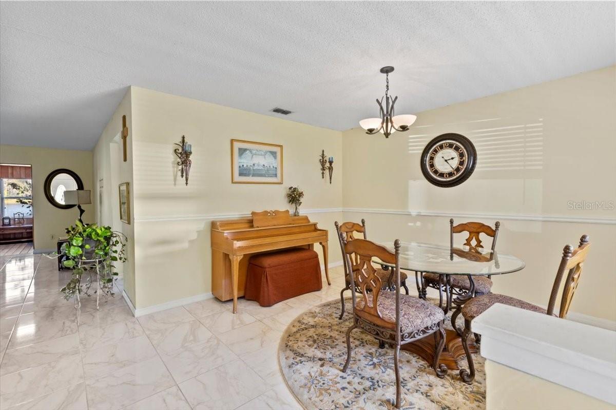 Image 13 of 66 For 1020 Calle Grande Street