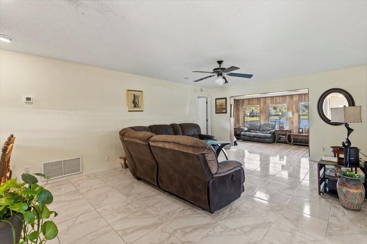 Image 17 of 66 For 1020 Calle Grande Street