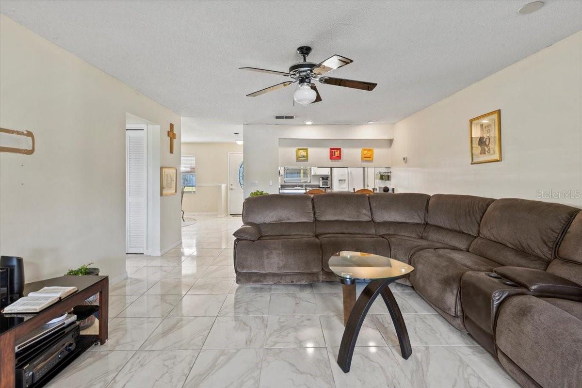 Image 19 of 66 For 1020 Calle Grande Street