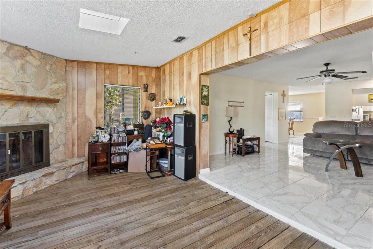 Image 21 of 66 For 1020 Calle Grande Street