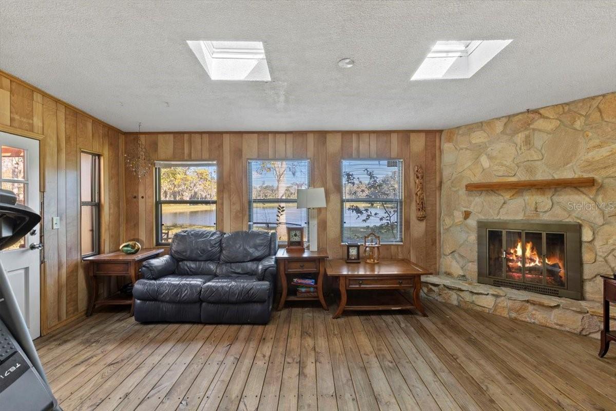 Image 26 of 66 For 1020 Calle Grande Street