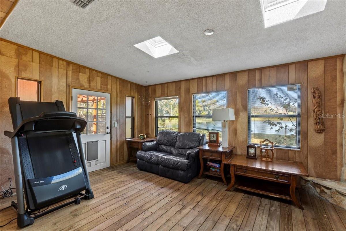 Image 27 of 66 For 1020 Calle Grande Street