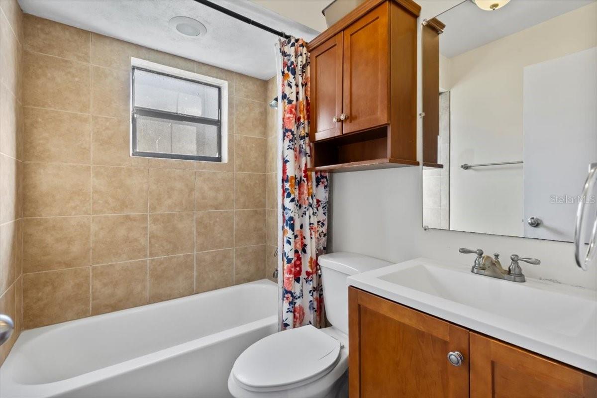 Image 33 of 66 For 1020 Calle Grande Street