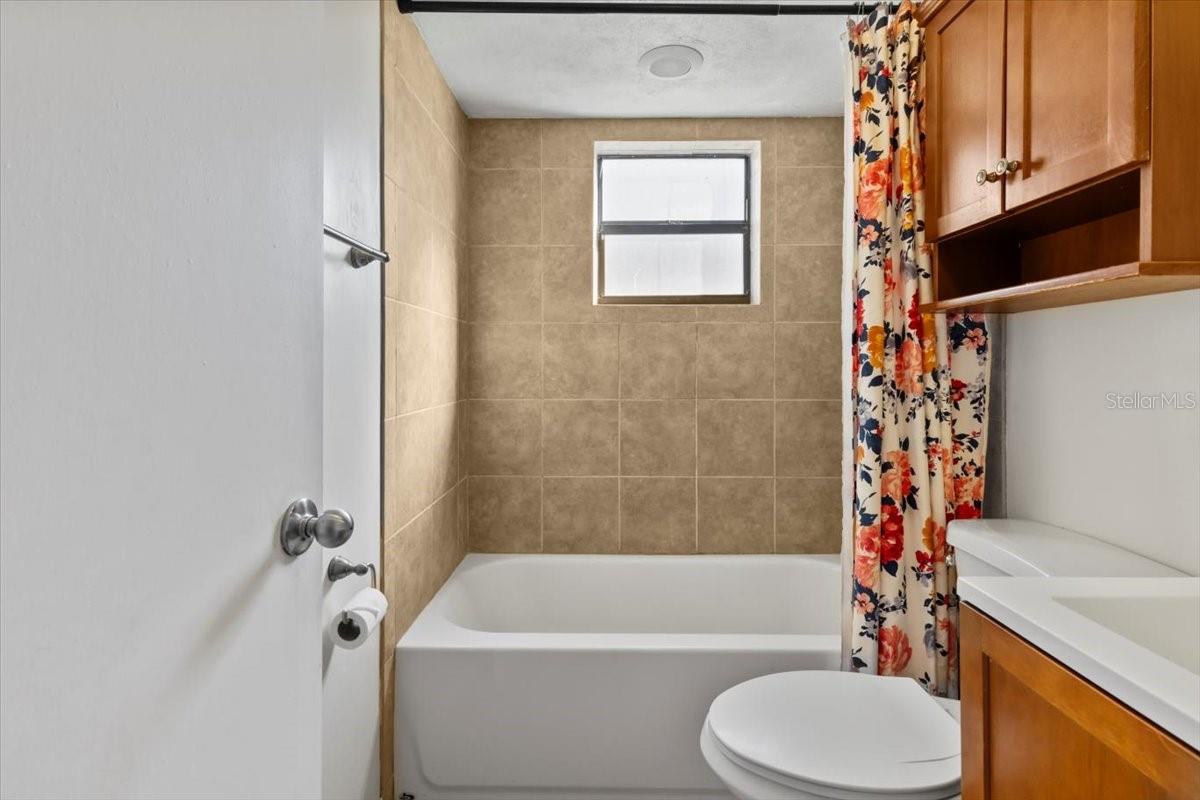 Image 34 of 66 For 1020 Calle Grande Street