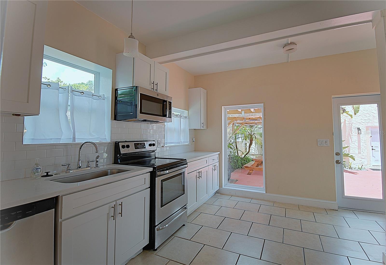 Image 15 of 48 For 1136 Australia Avenue