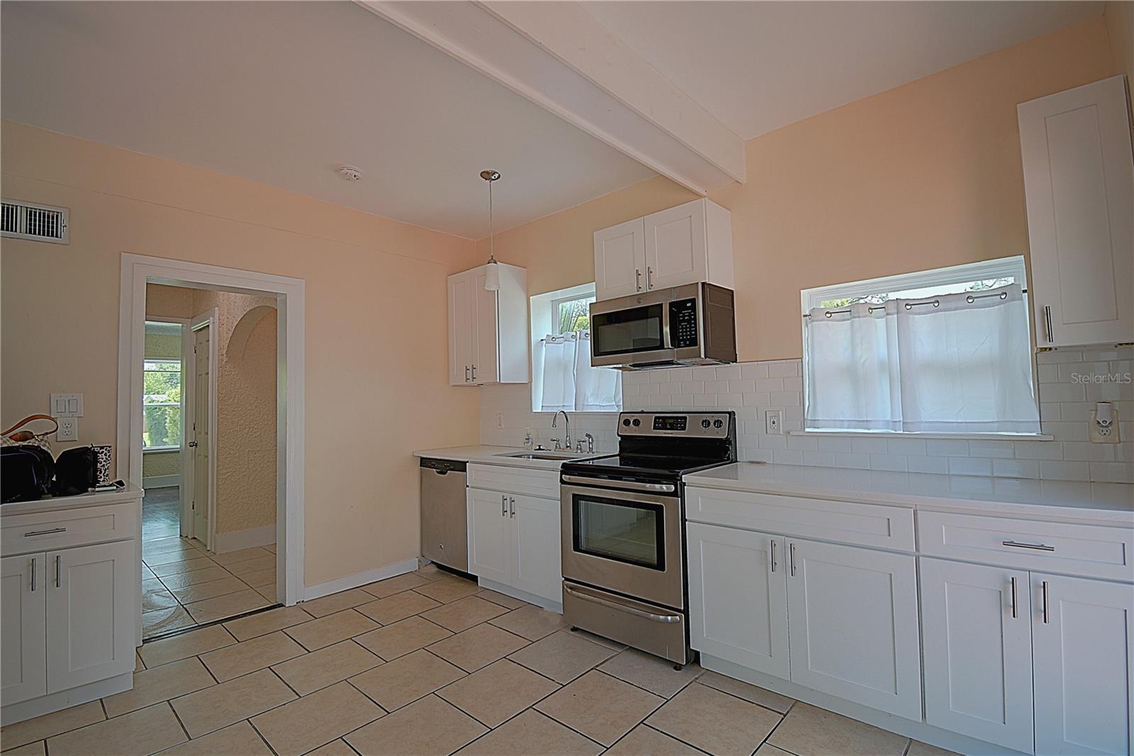 Image 18 of 48 For 1136 Australia Avenue