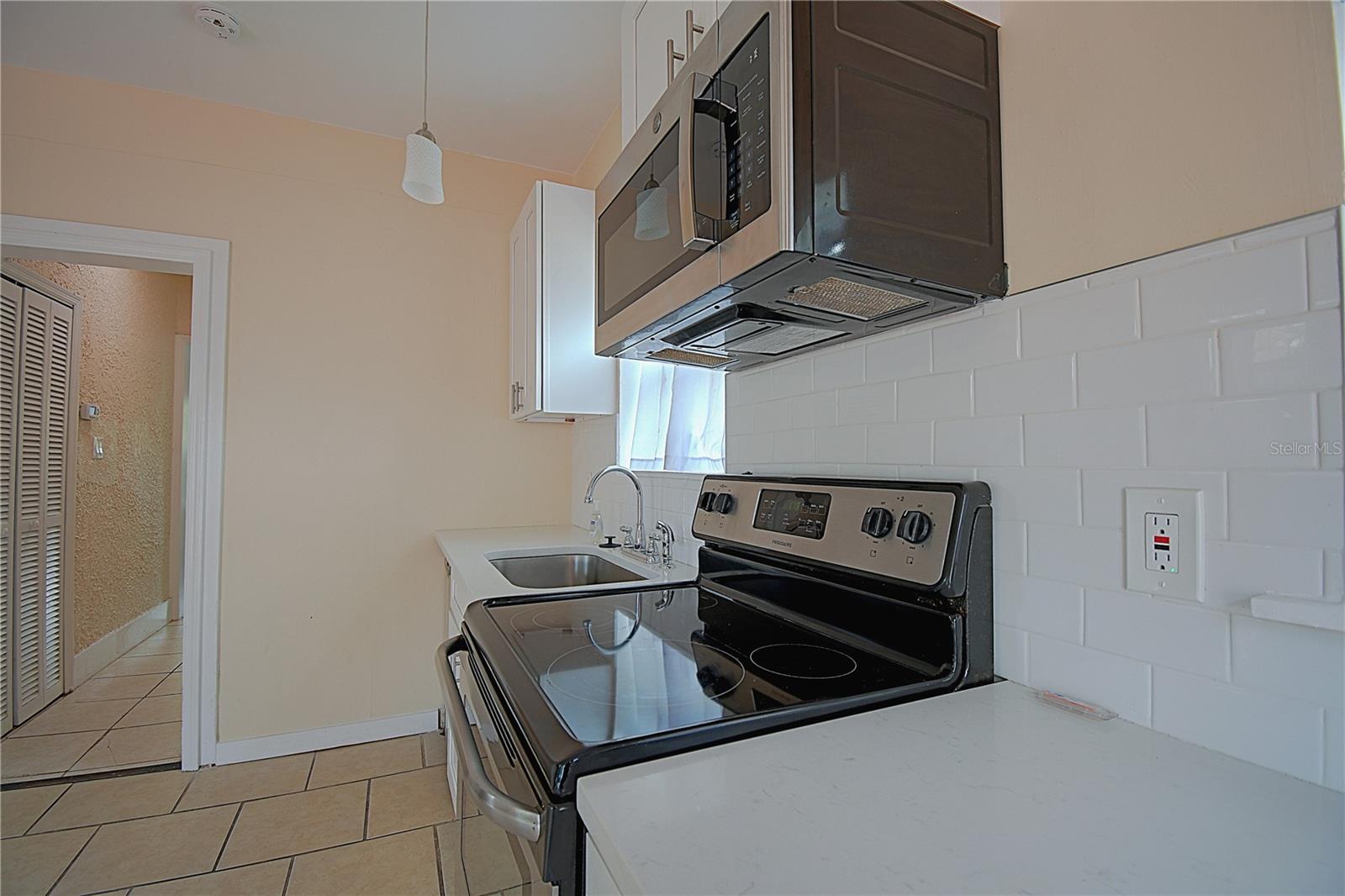 Image 19 of 48 For 1136 Australia Avenue