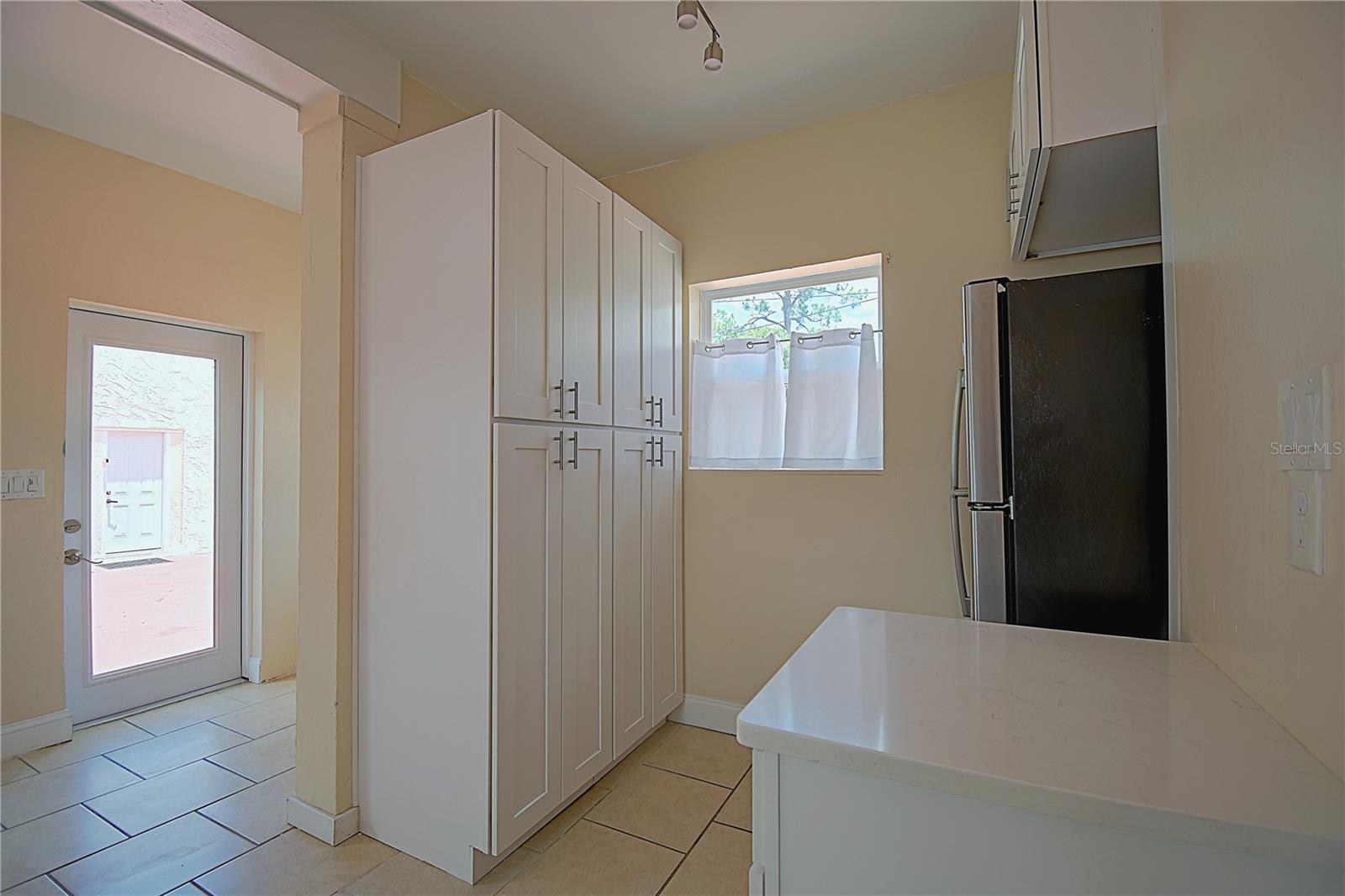 Image 20 of 48 For 1136 Australia Avenue