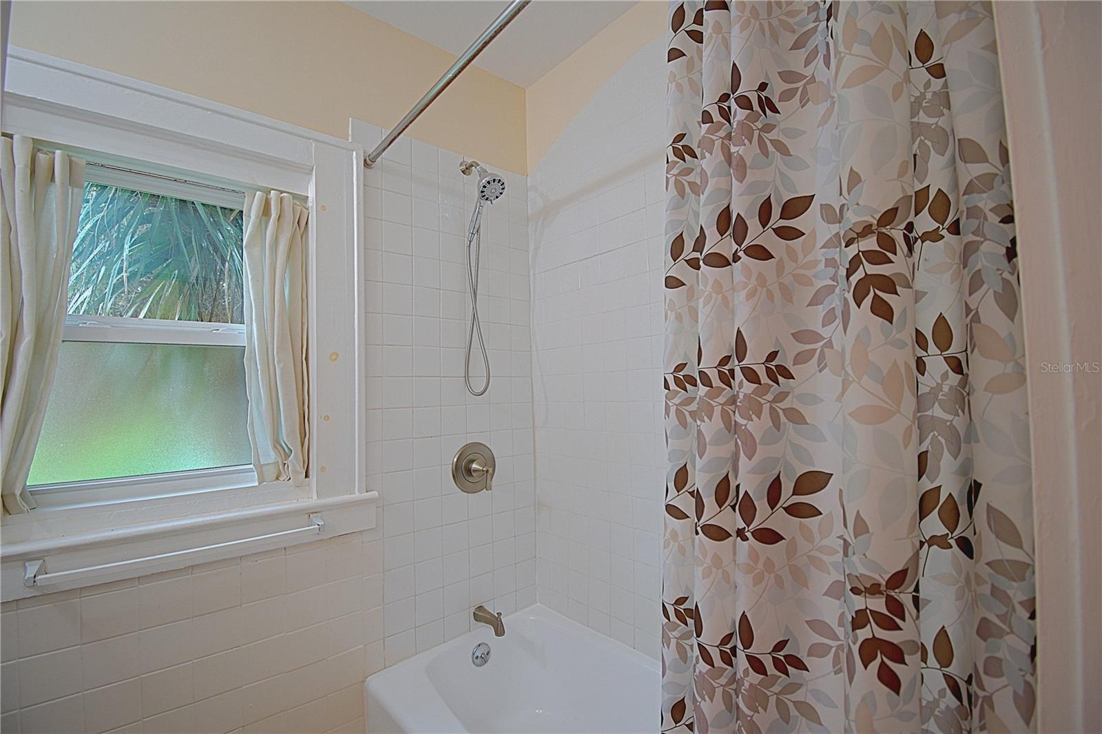 Image 27 of 48 For 1136 Australia Avenue