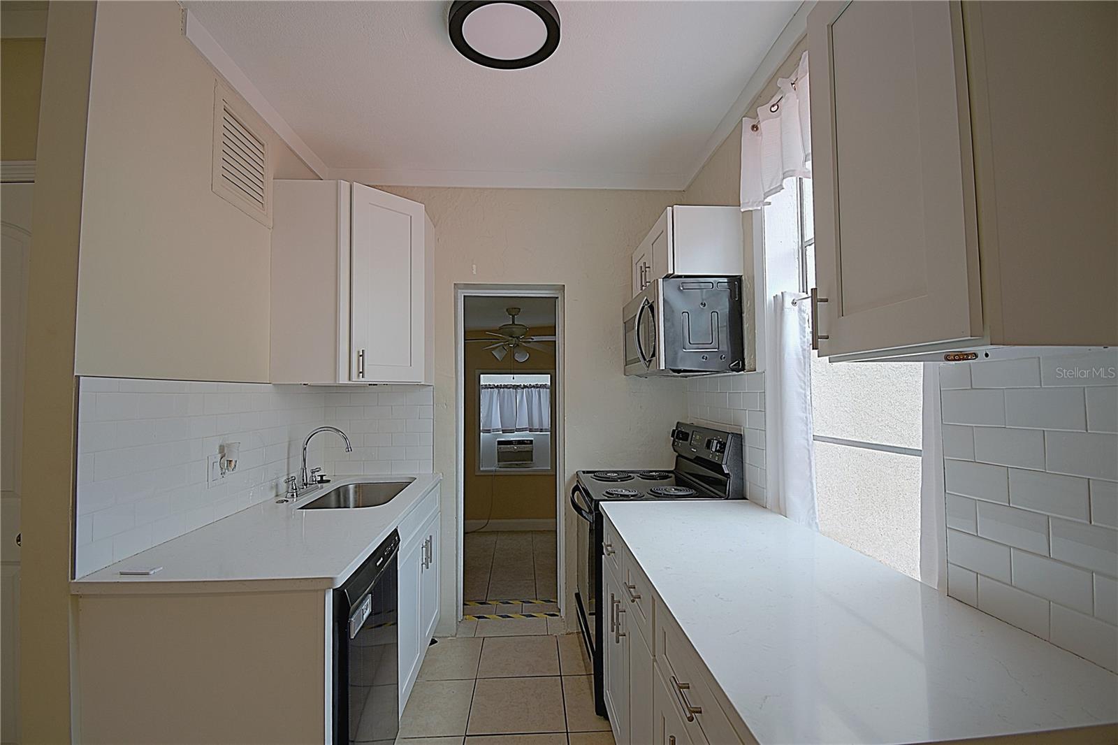 Image 29 of 48 For 1136 Australia Avenue