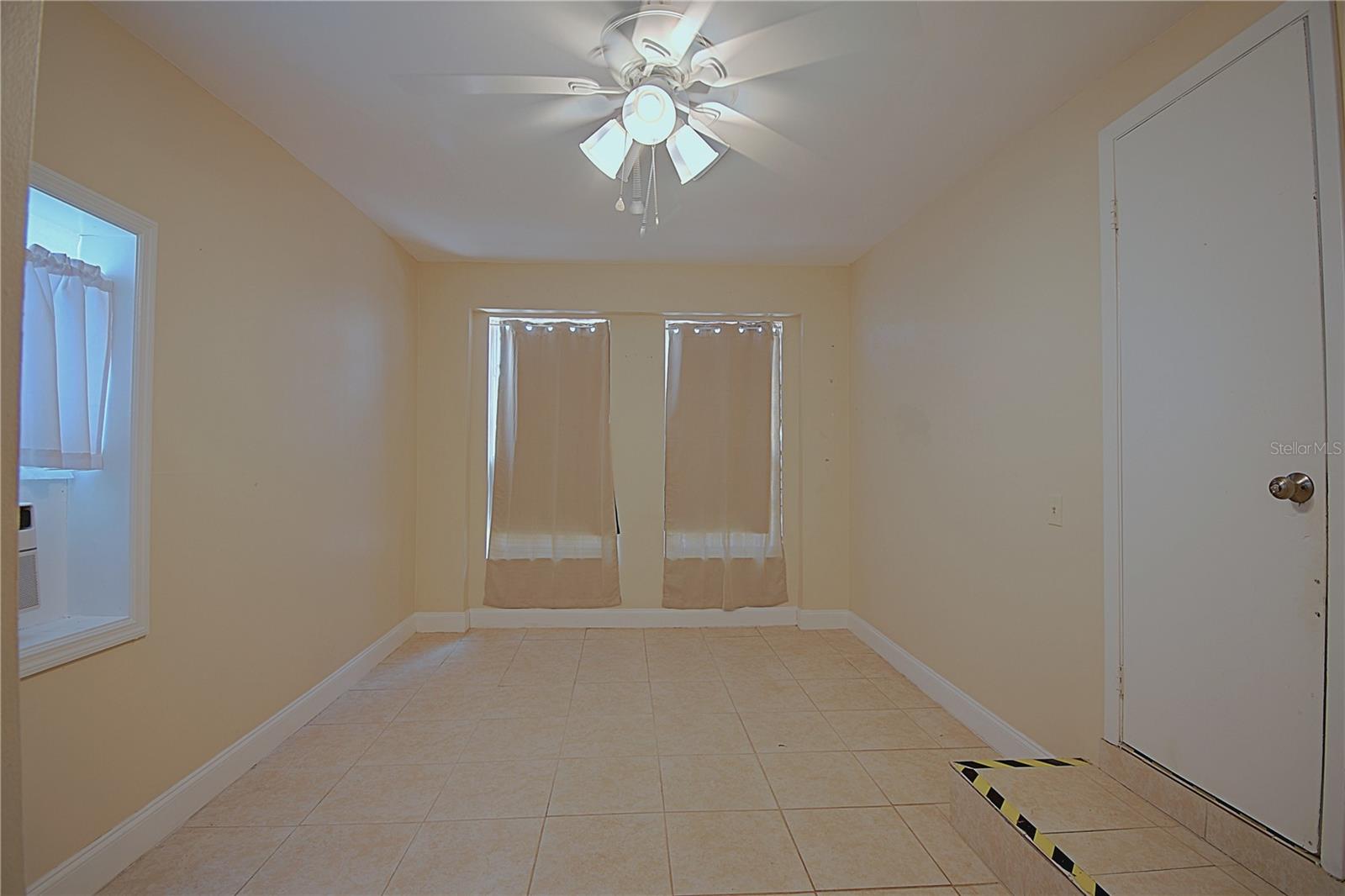 Image 31 of 48 For 1136 Australia Avenue