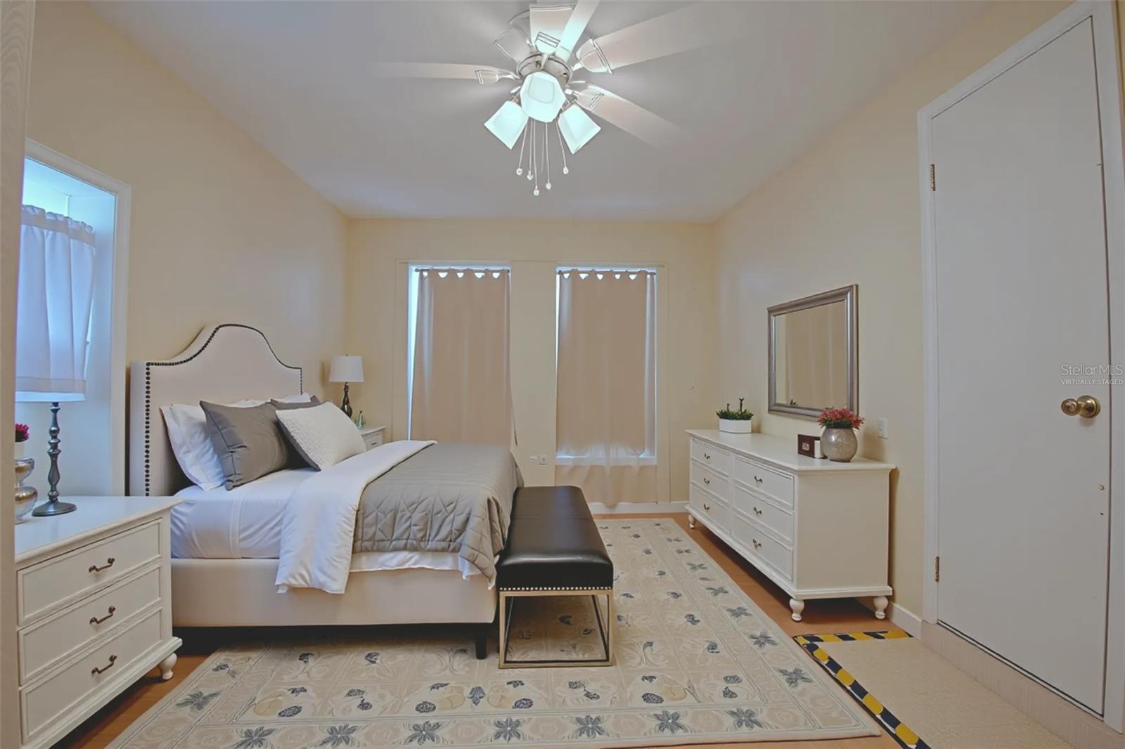 Image 32 of 48 For 1136 Australia Avenue