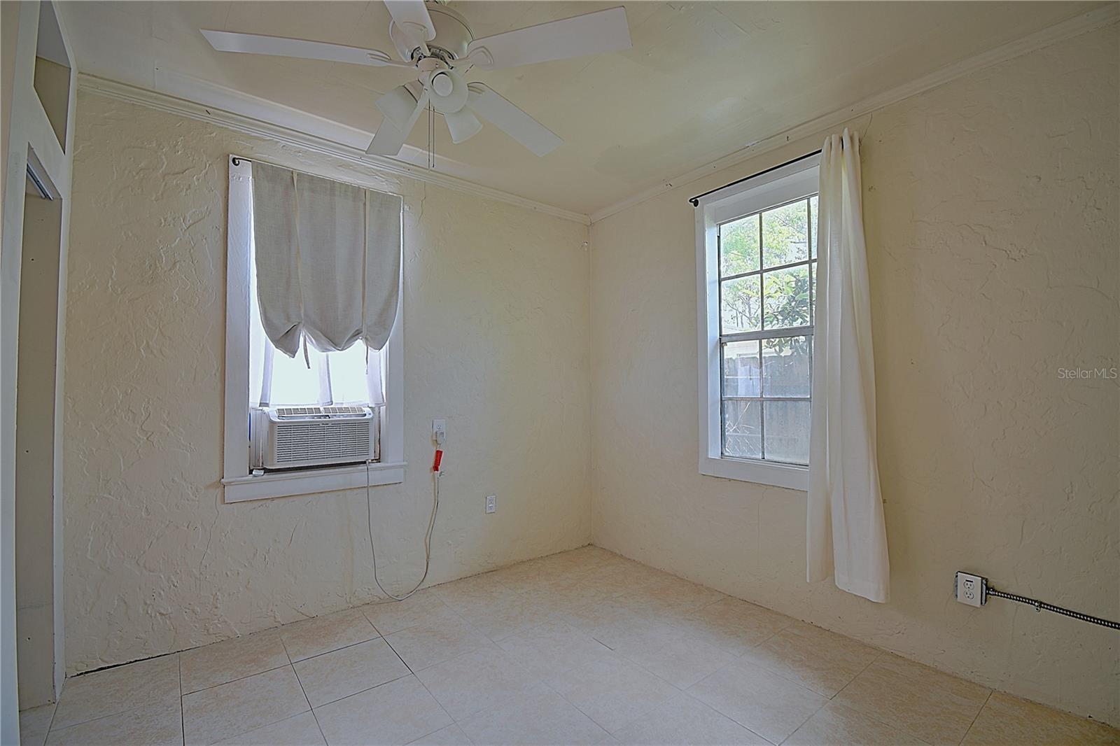 Image 34 of 48 For 1136 Australia Avenue