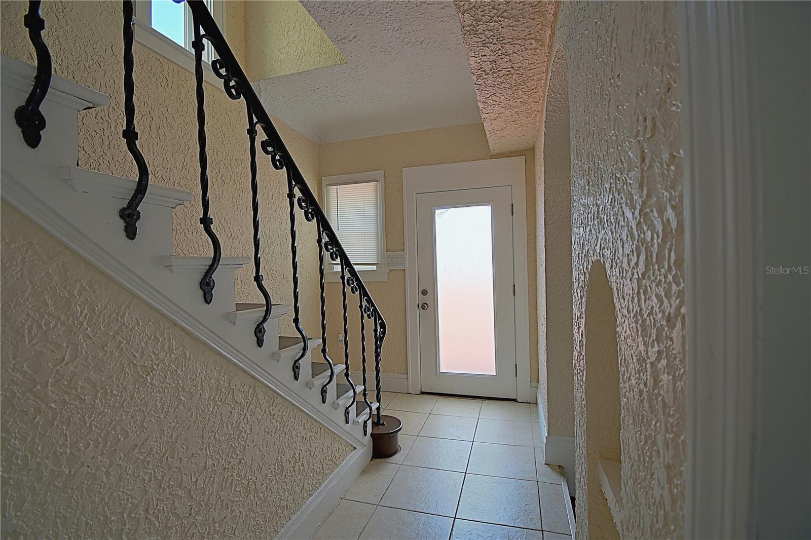 Image 9 of 48 For 1136 Australia Avenue