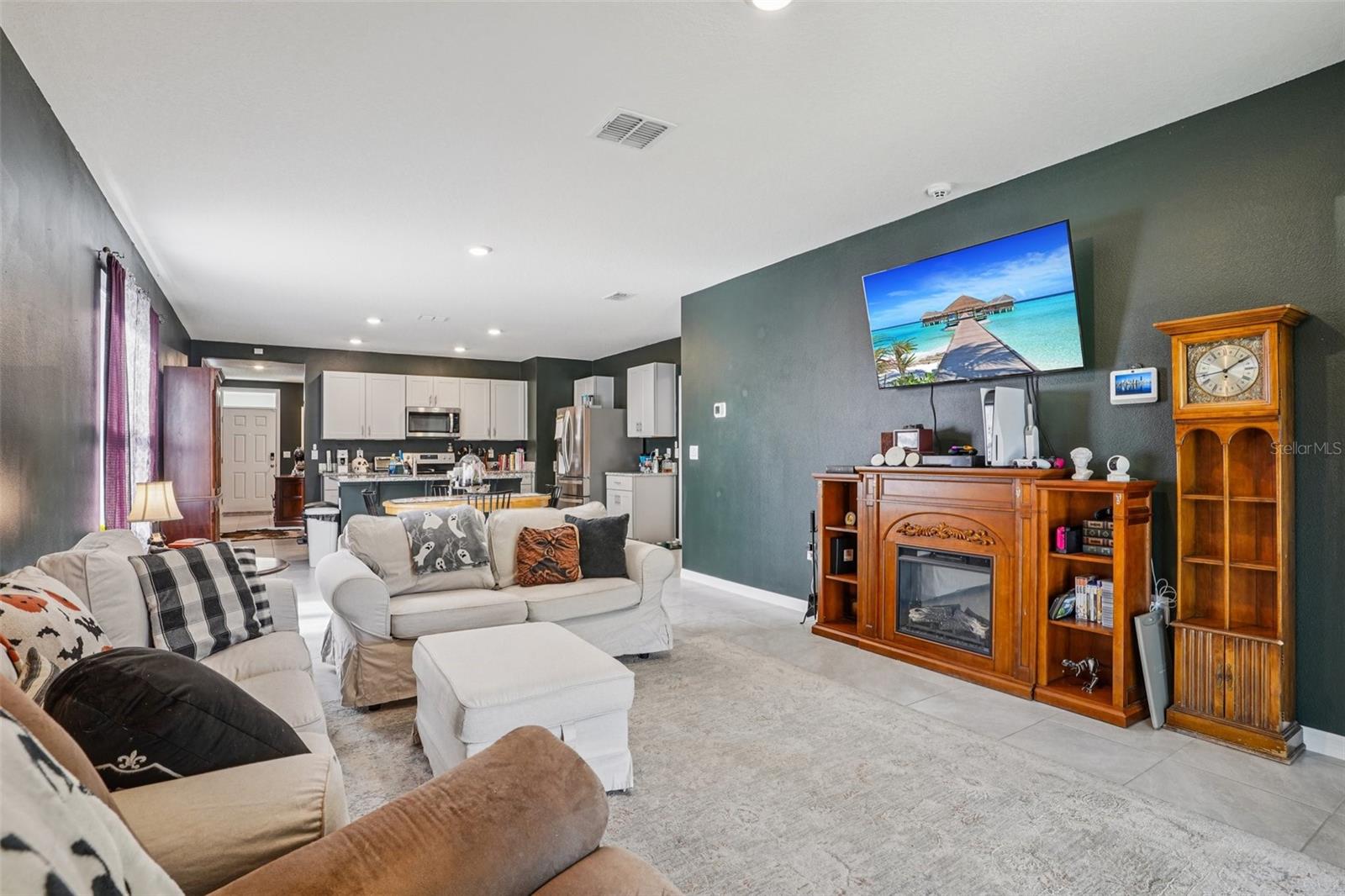 Image 11 of 40 For 470 Liu Lane