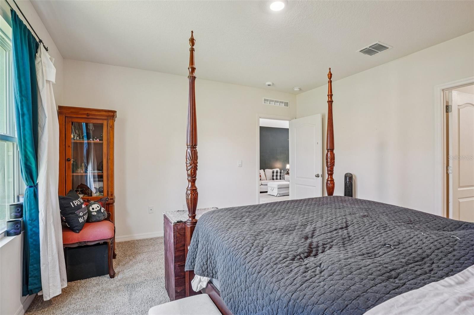 Image 27 of 40 For 470 Liu Lane