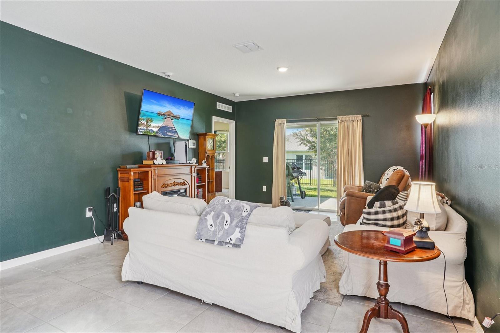 Image 8 of 40 For 470 Liu Lane