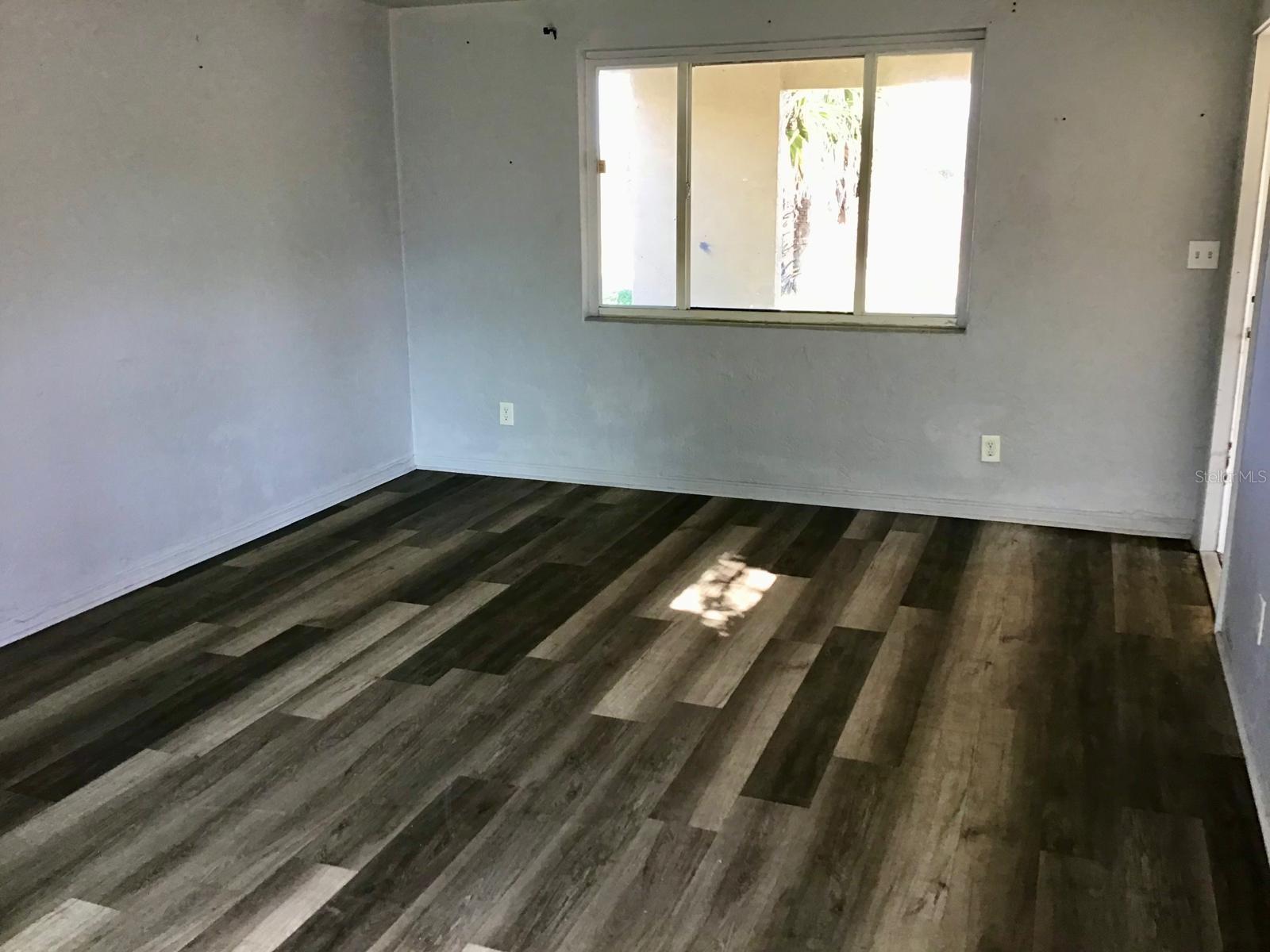 Image 2 of 12 For 854 Derbyshire Road