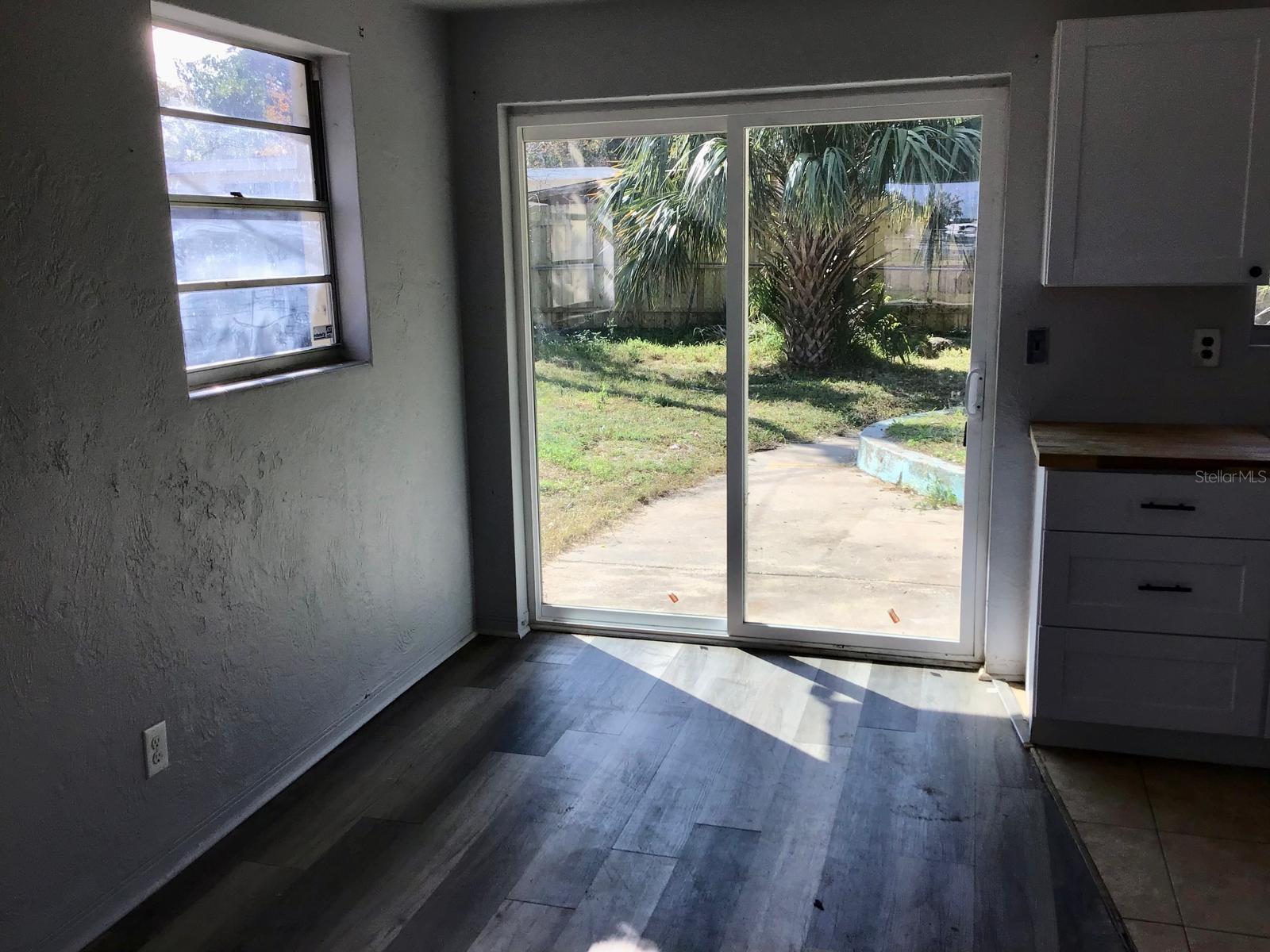 Image 4 of 12 For 854 Derbyshire Road