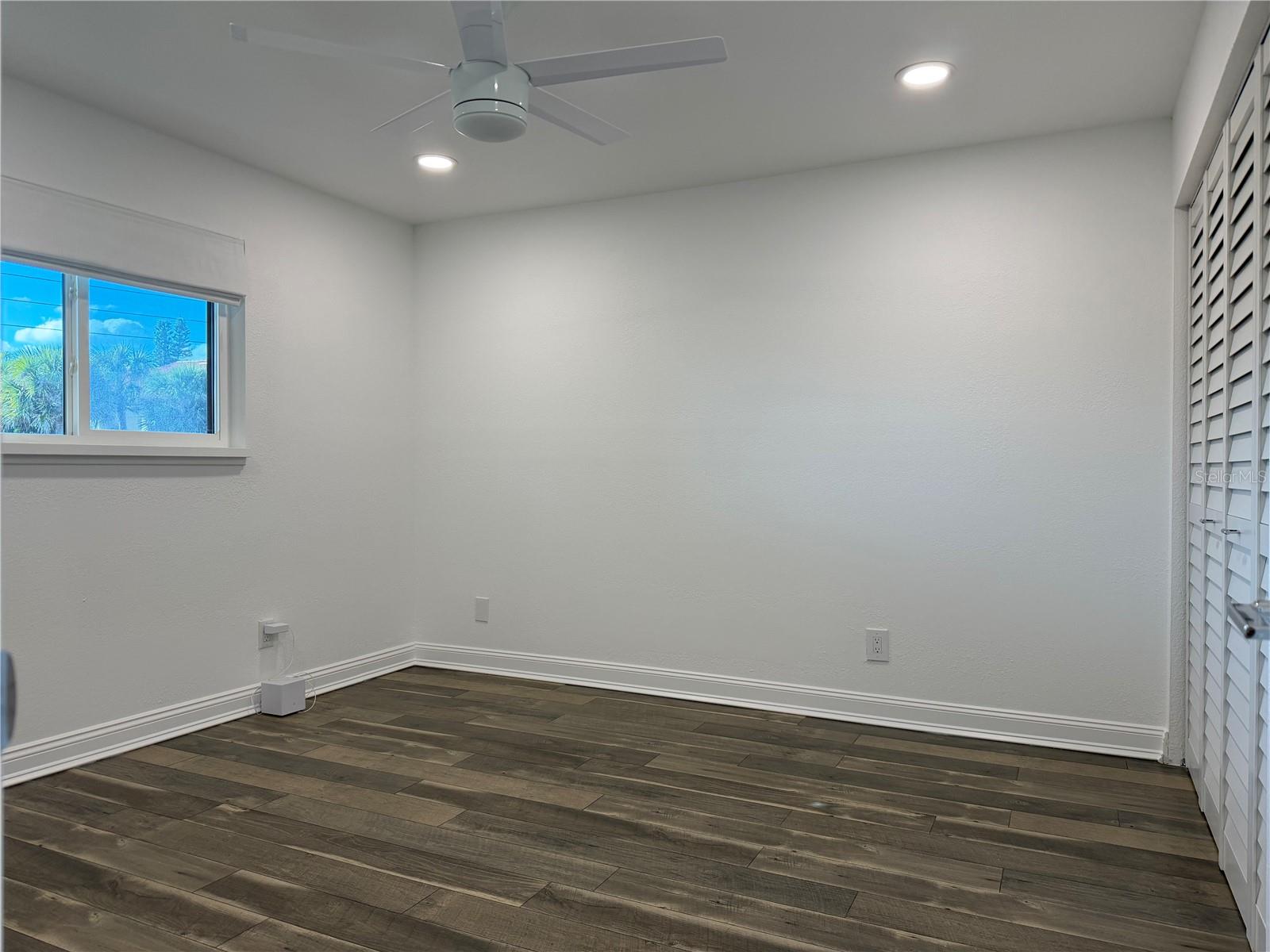 Image 15 of 40 For 1101 Miramar Avenue 209