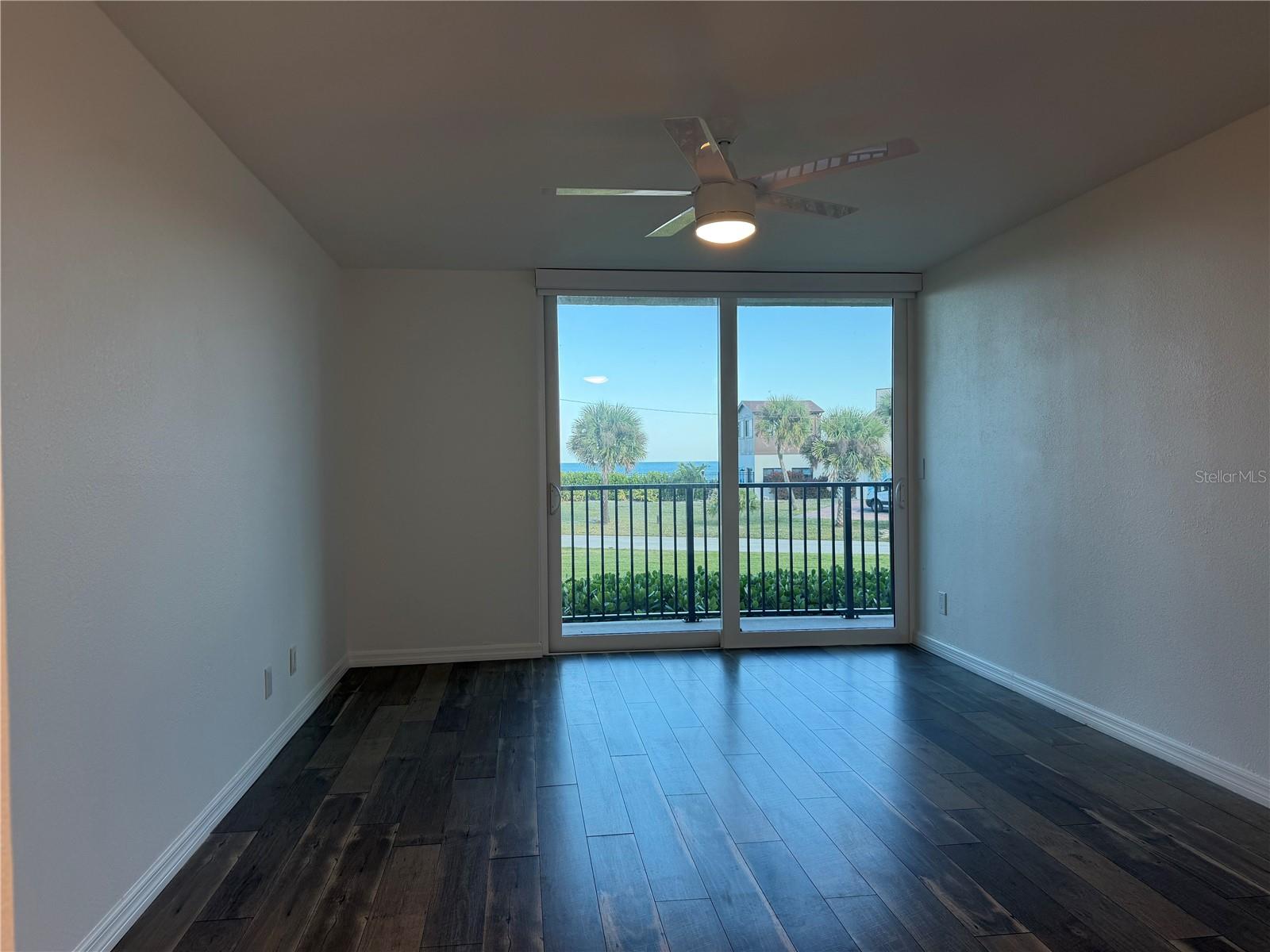 Image 19 of 40 For 1101 Miramar Avenue 209