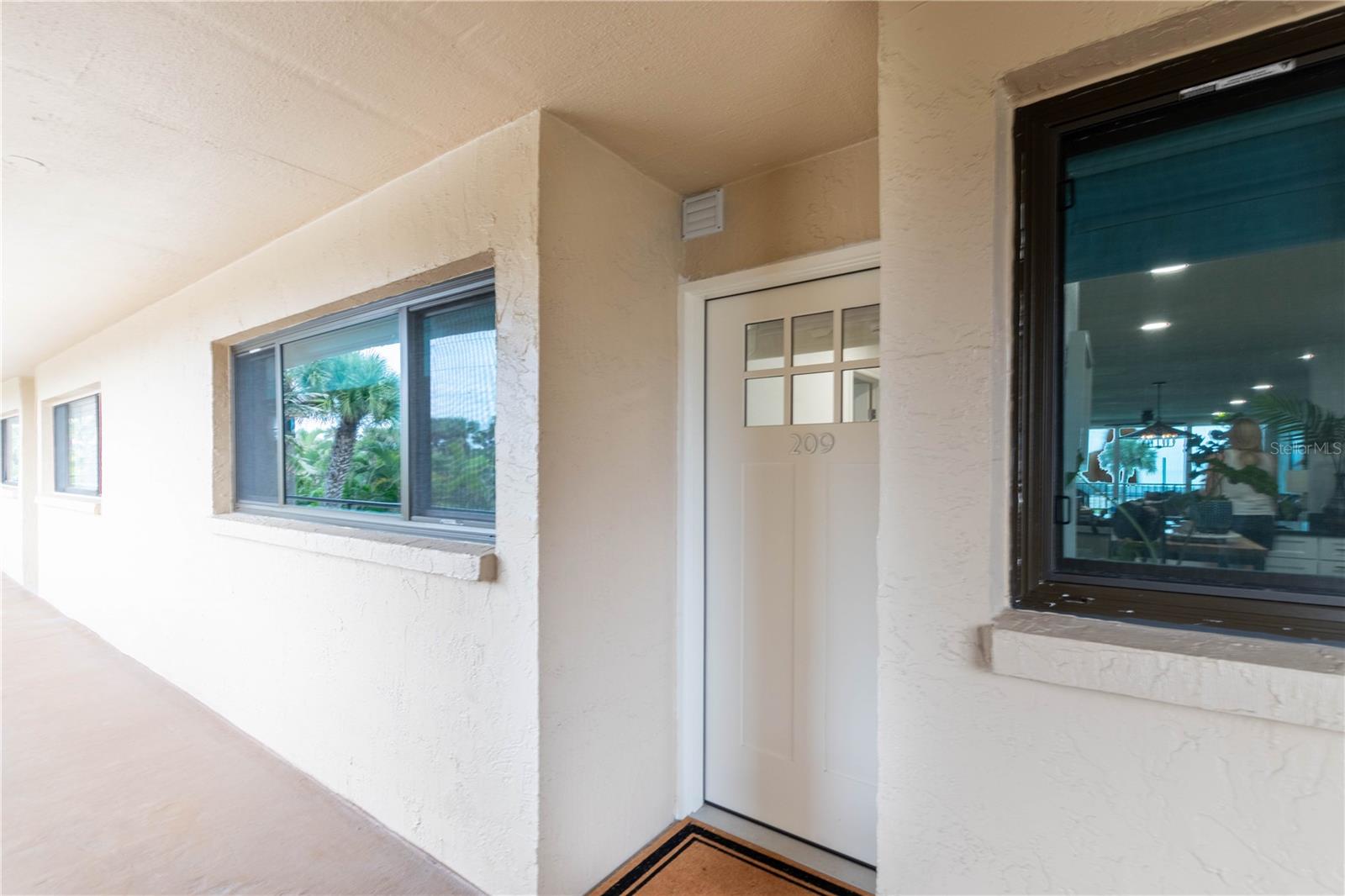 Image 28 of 40 For 1101 Miramar Avenue 209