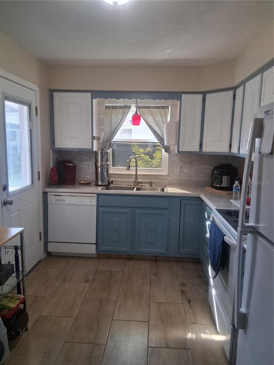 Image 11 of 19 For 225 Pine Bluff Avenue 560