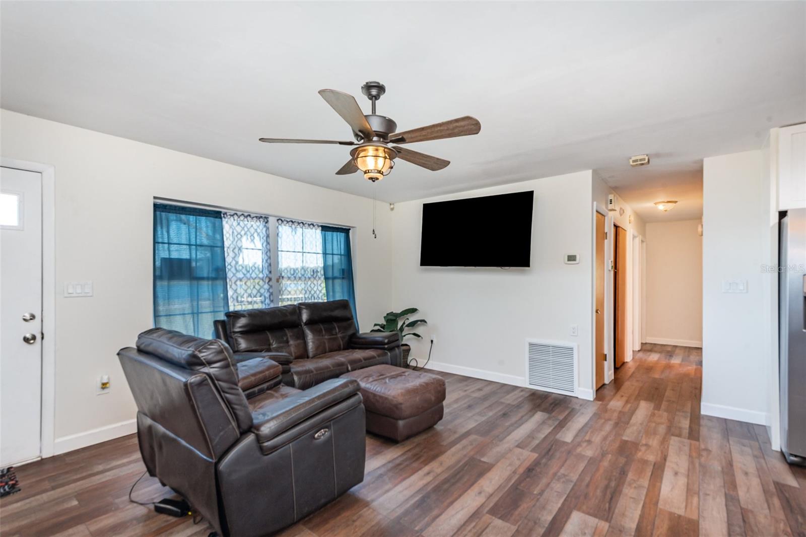 Image 7 of 40 For 404 Grand Rondo E