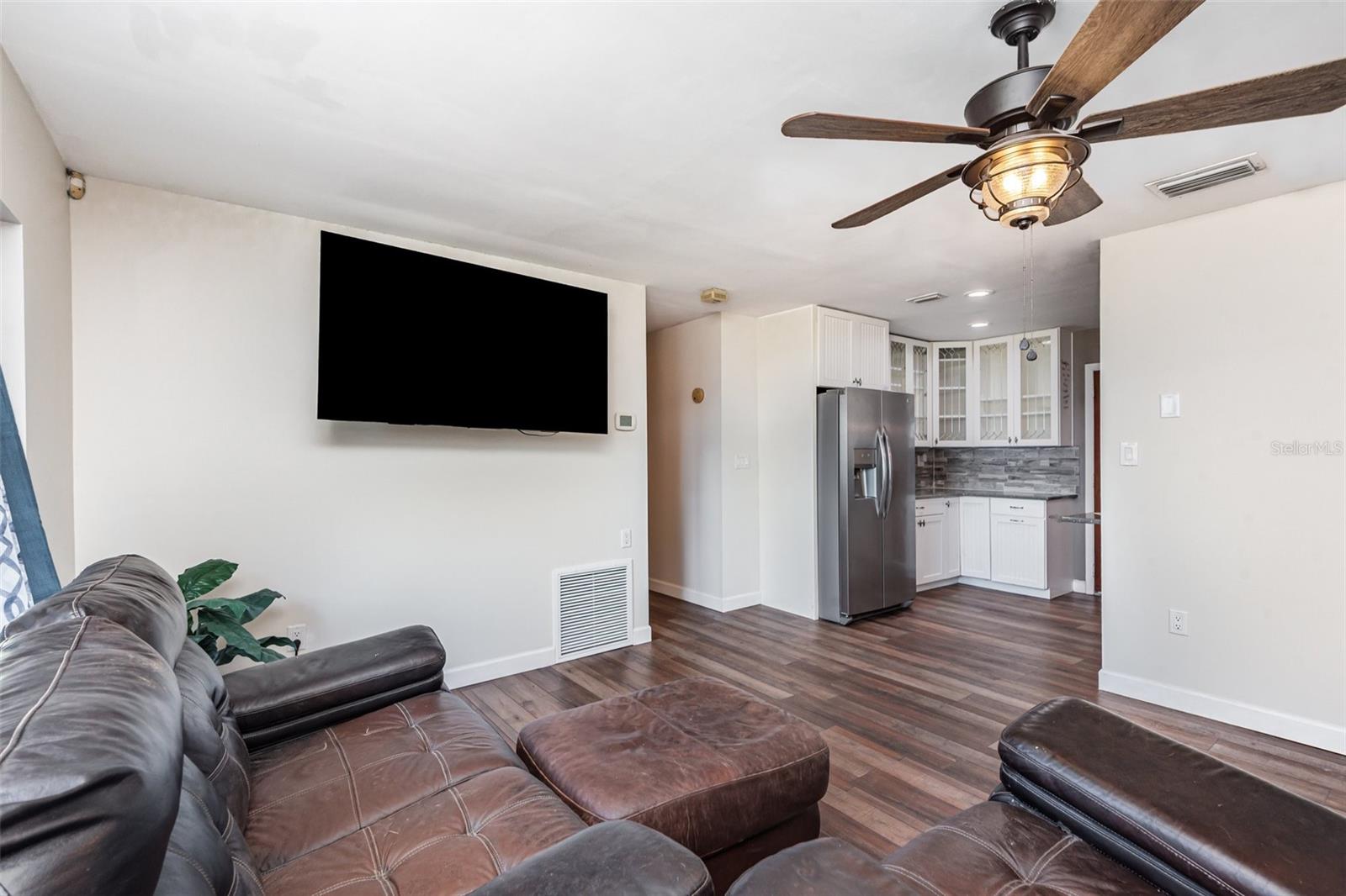 Image 9 of 40 For 404 Grand Rondo E