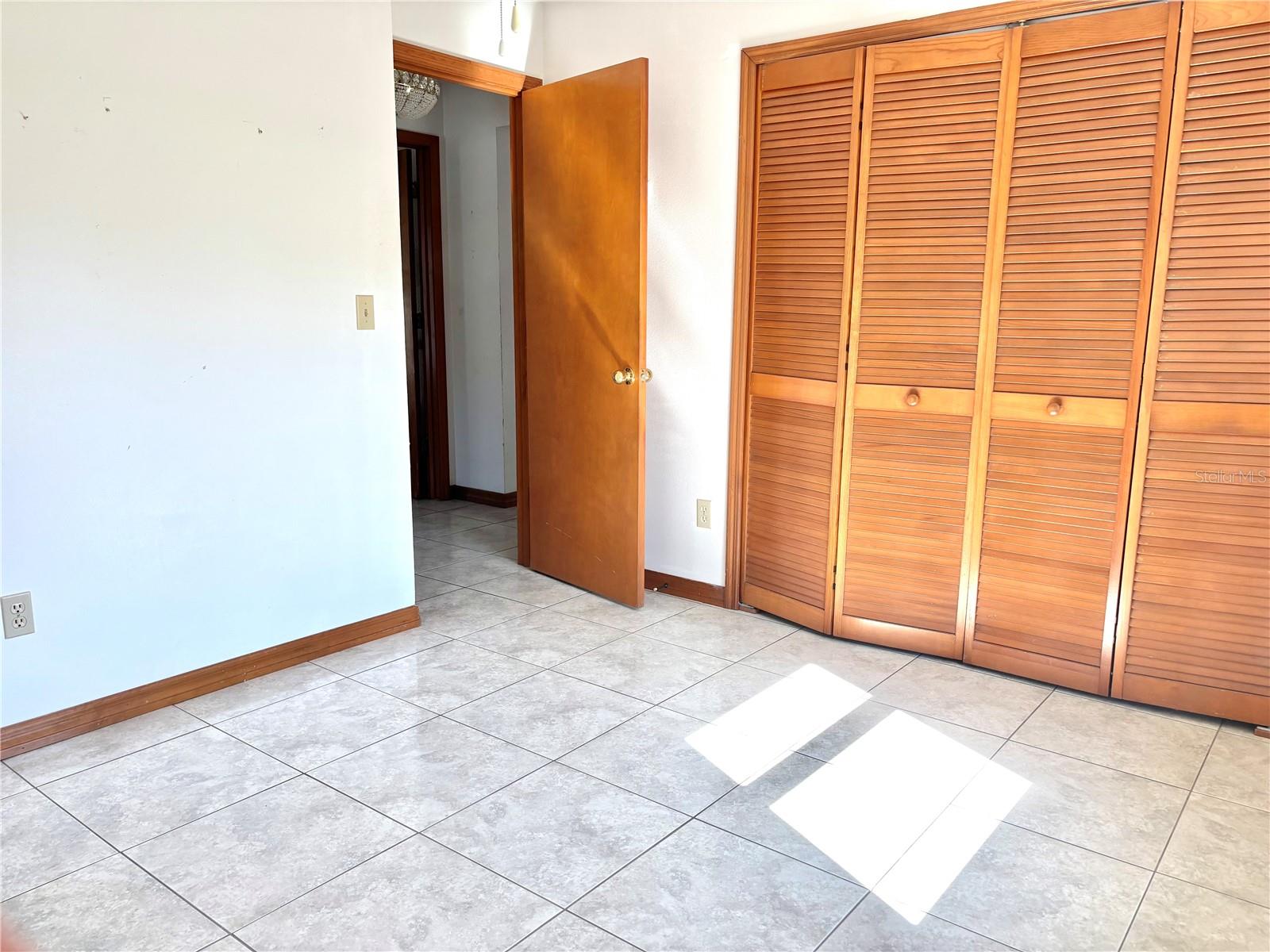 Image 13 of 19 For 1406 Coronet Drive