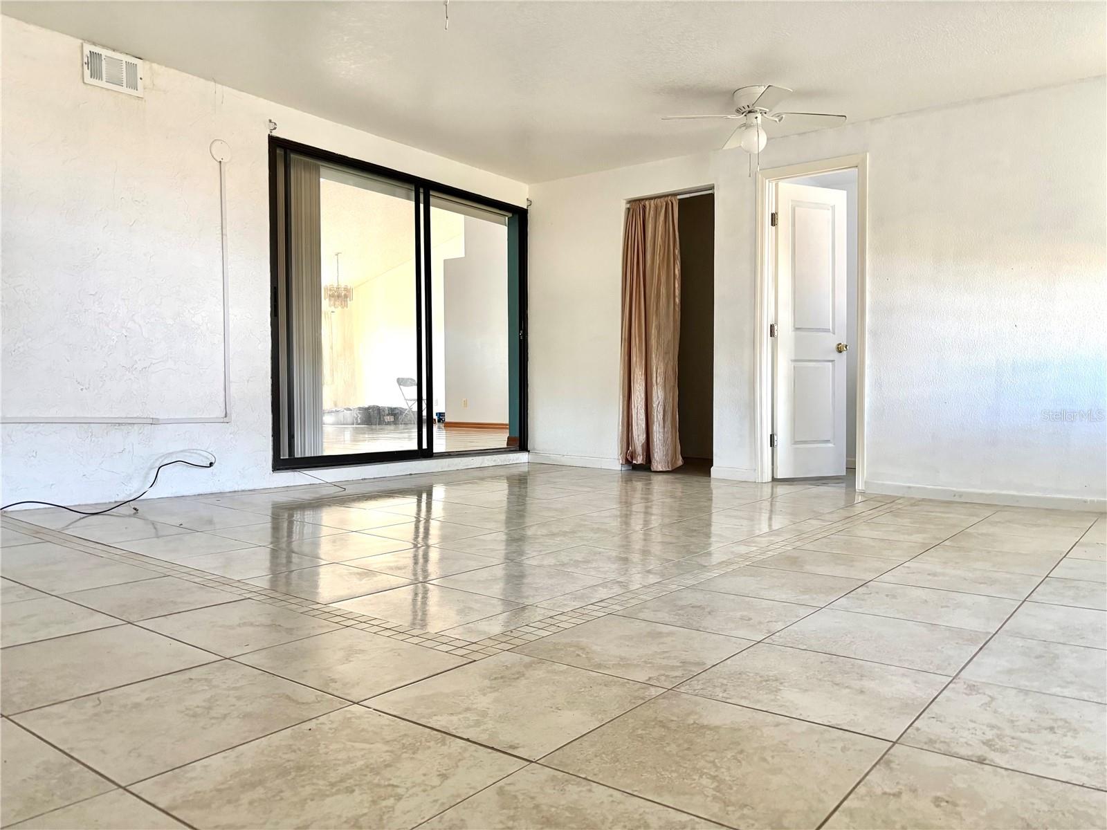 Image 15 of 19 For 1406 Coronet Drive