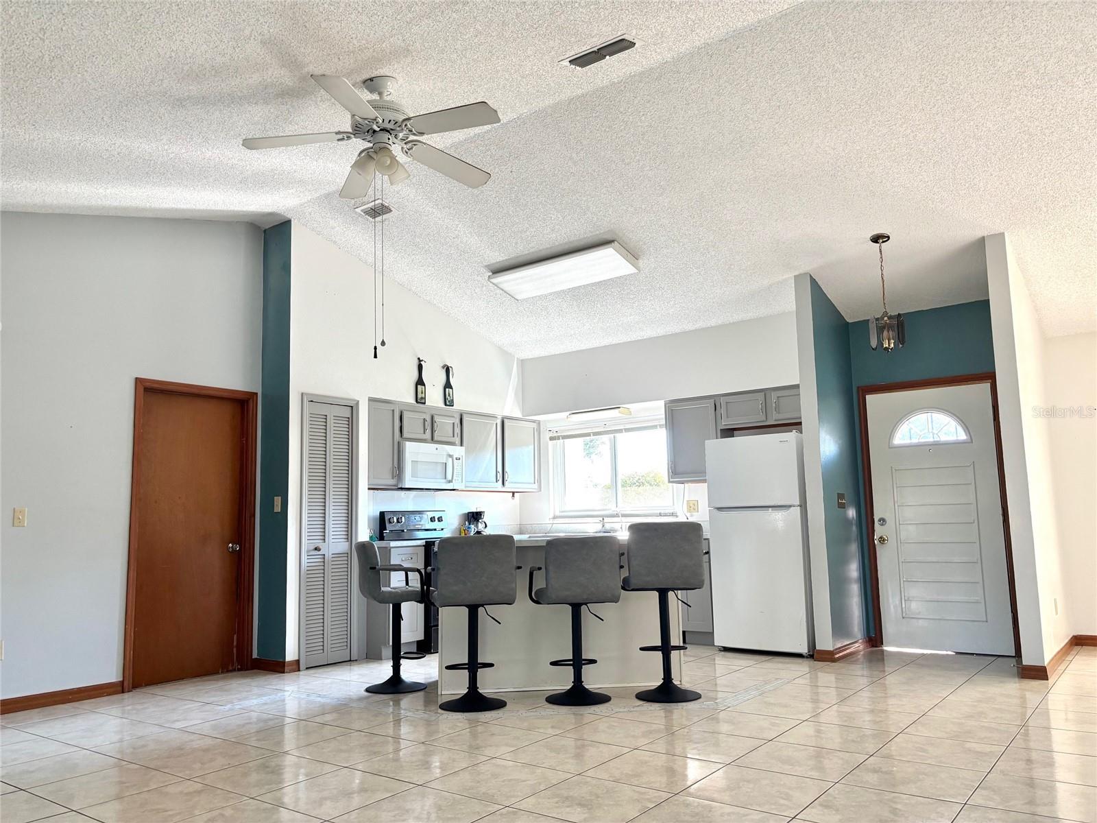 Image 4 of 19 For 1406 Coronet Drive