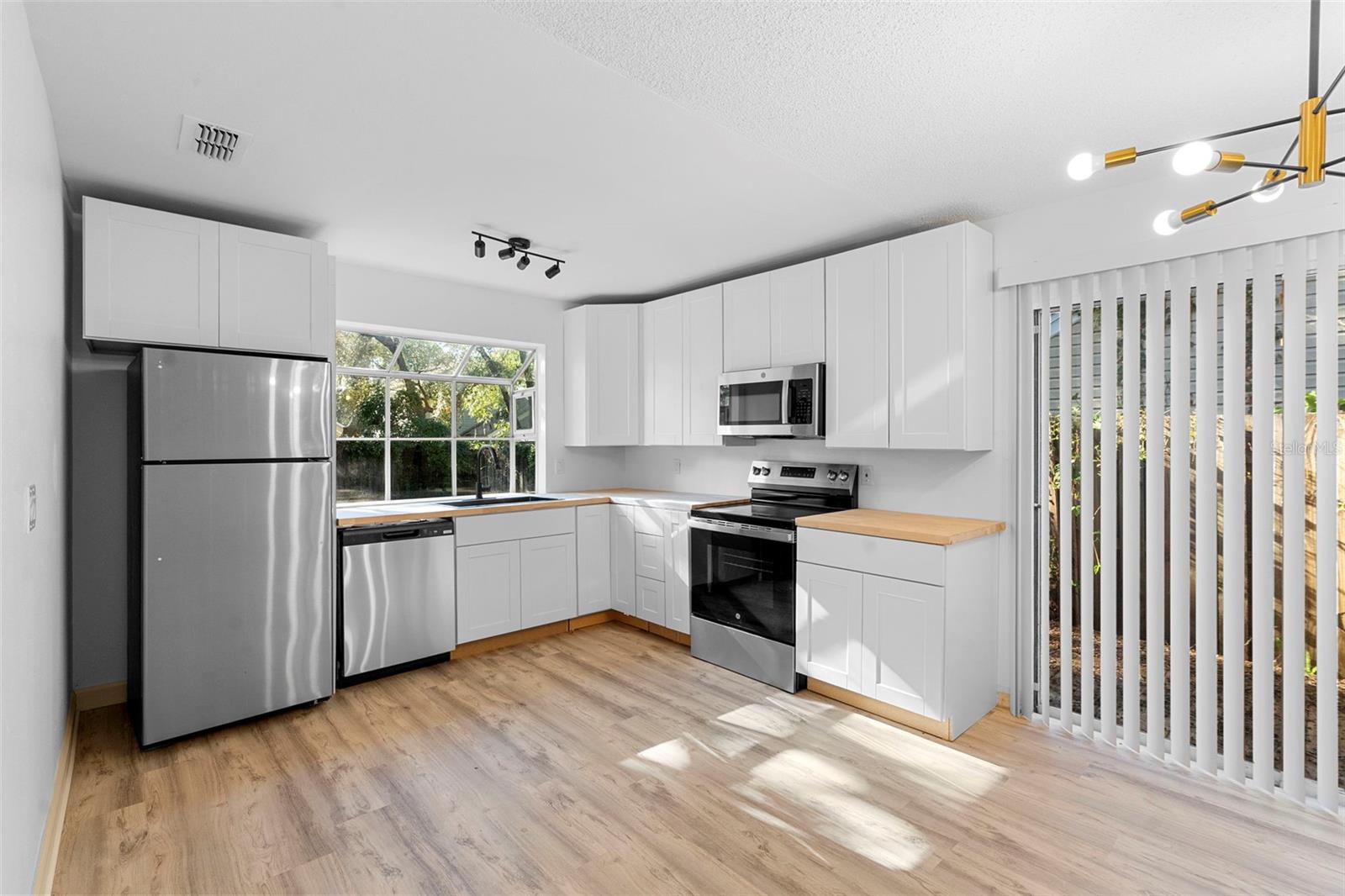 Image 13 of 34 For 1760 Saddleback Ridge Road