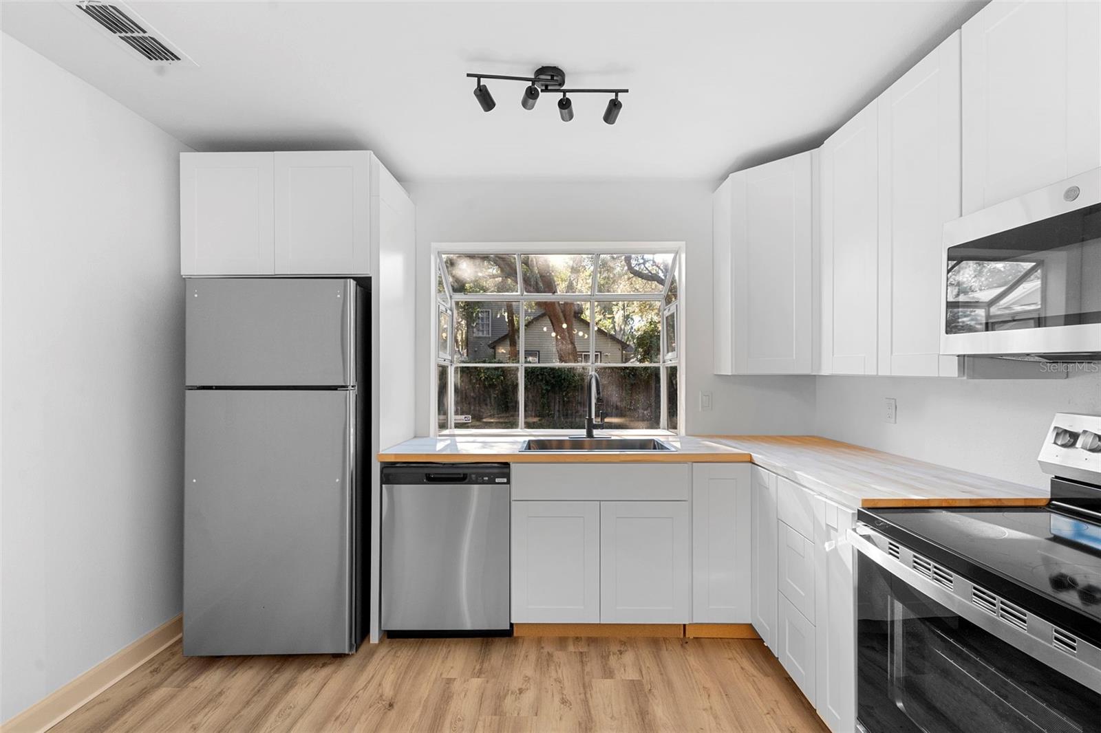 Image 15 of 34 For 1760 Saddleback Ridge Road