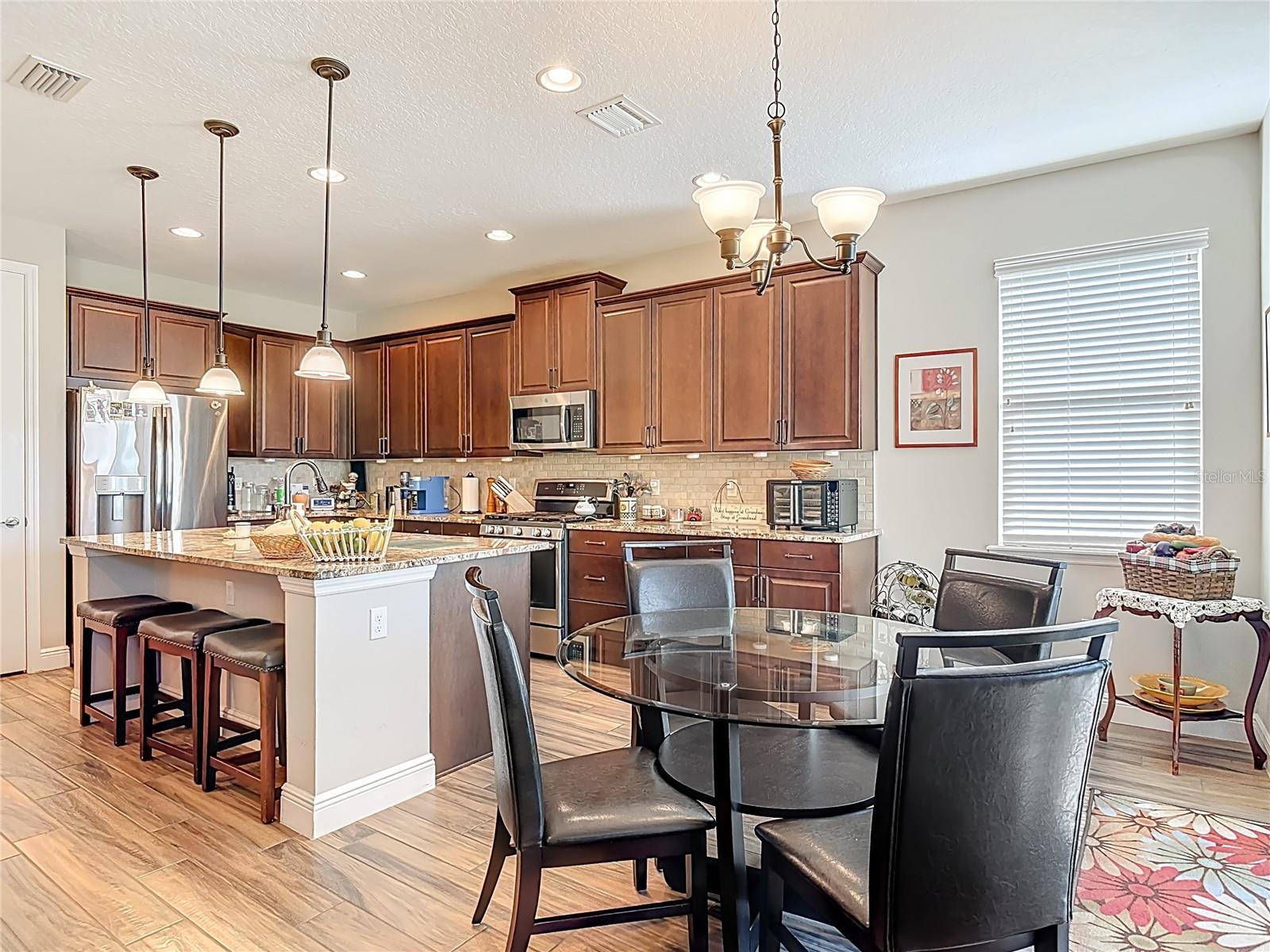 Image 11 of 58 For 512 Adenmore Terrace